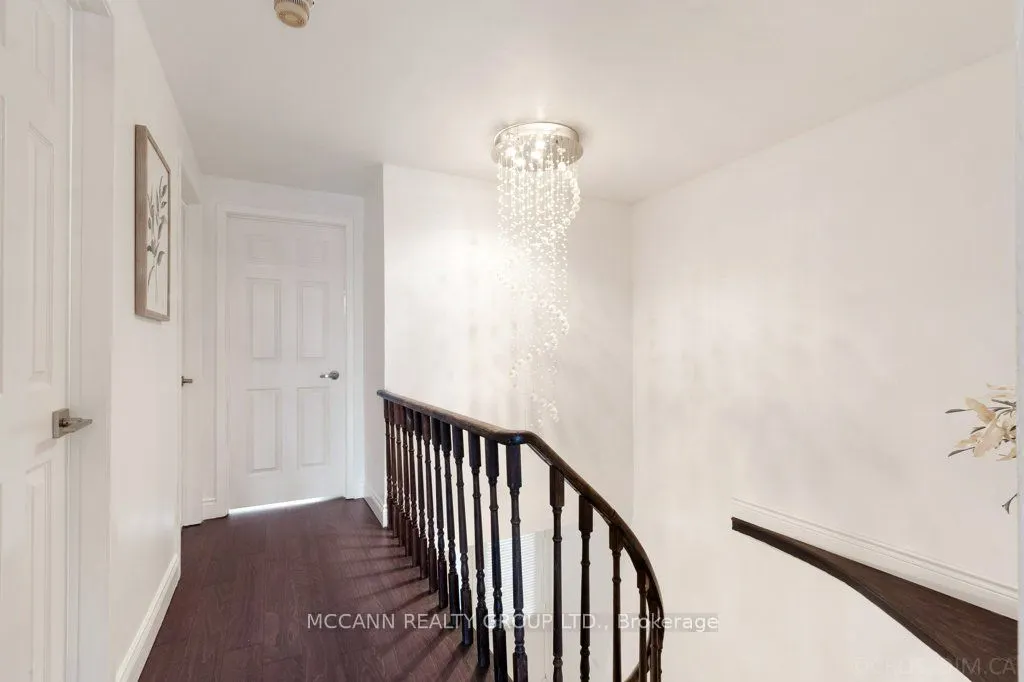 81 Stirling Crescent