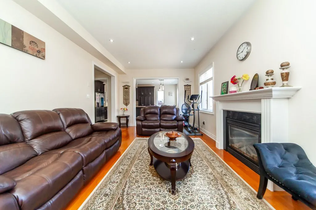 83 Ampezzo Avenue E