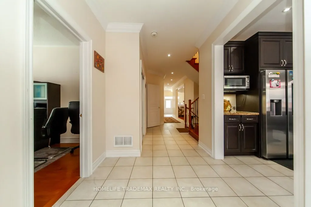 83 Ampezzo Avenue E