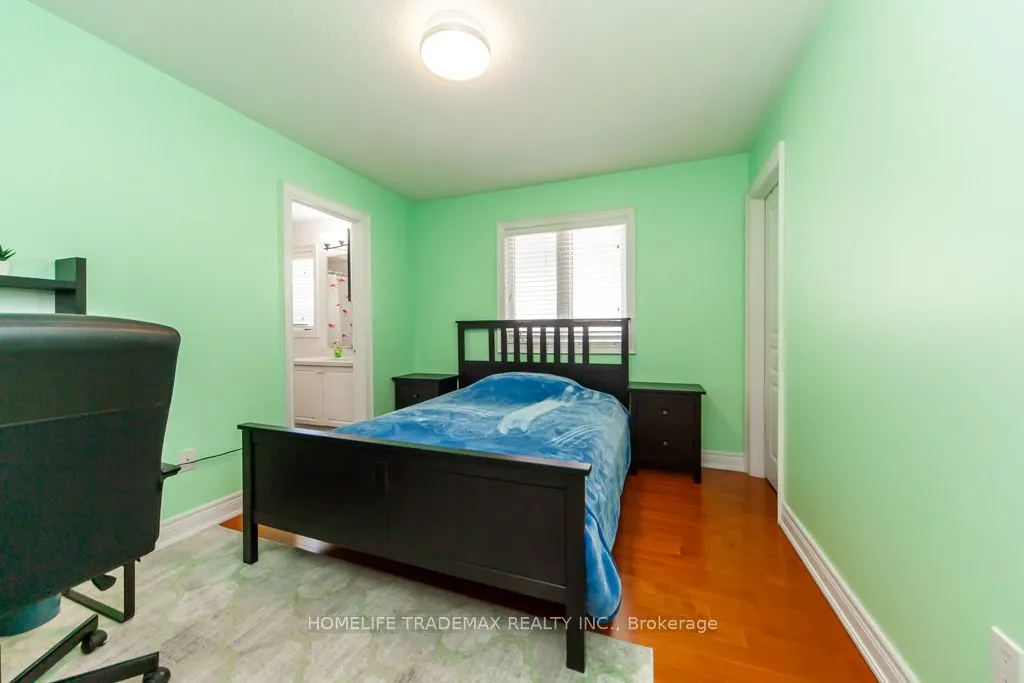 83 Ampezzo Avenue E
