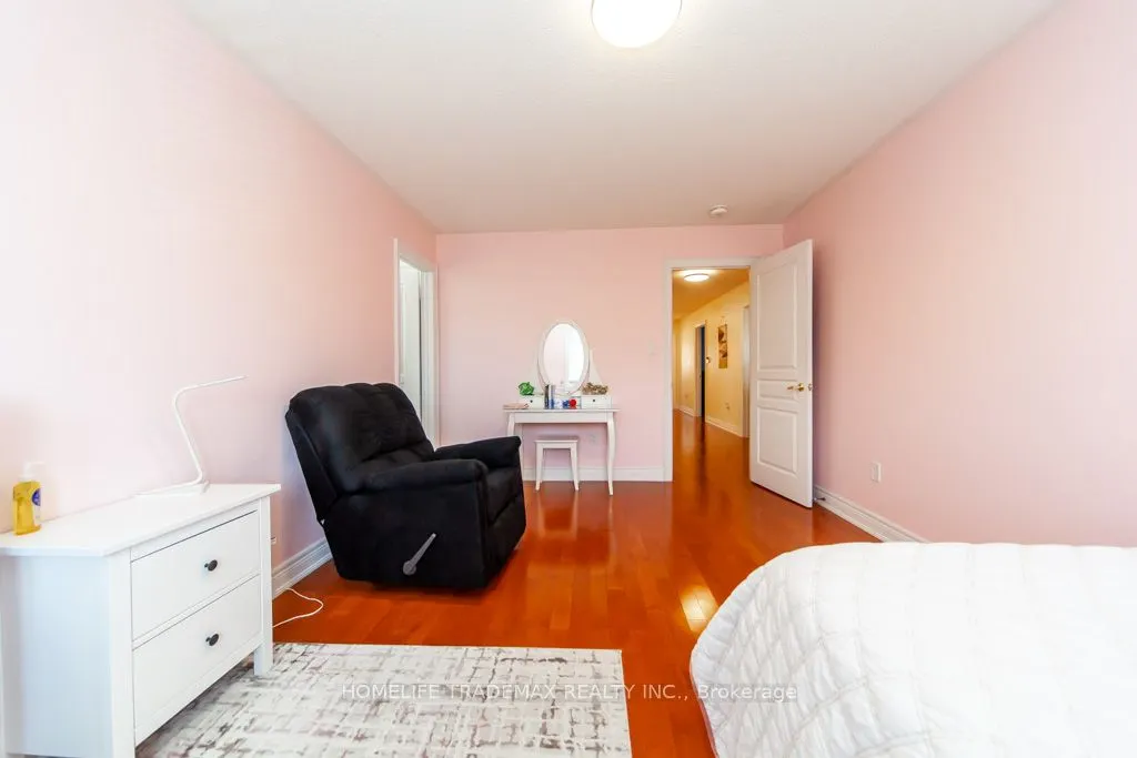 83 Ampezzo Avenue E
