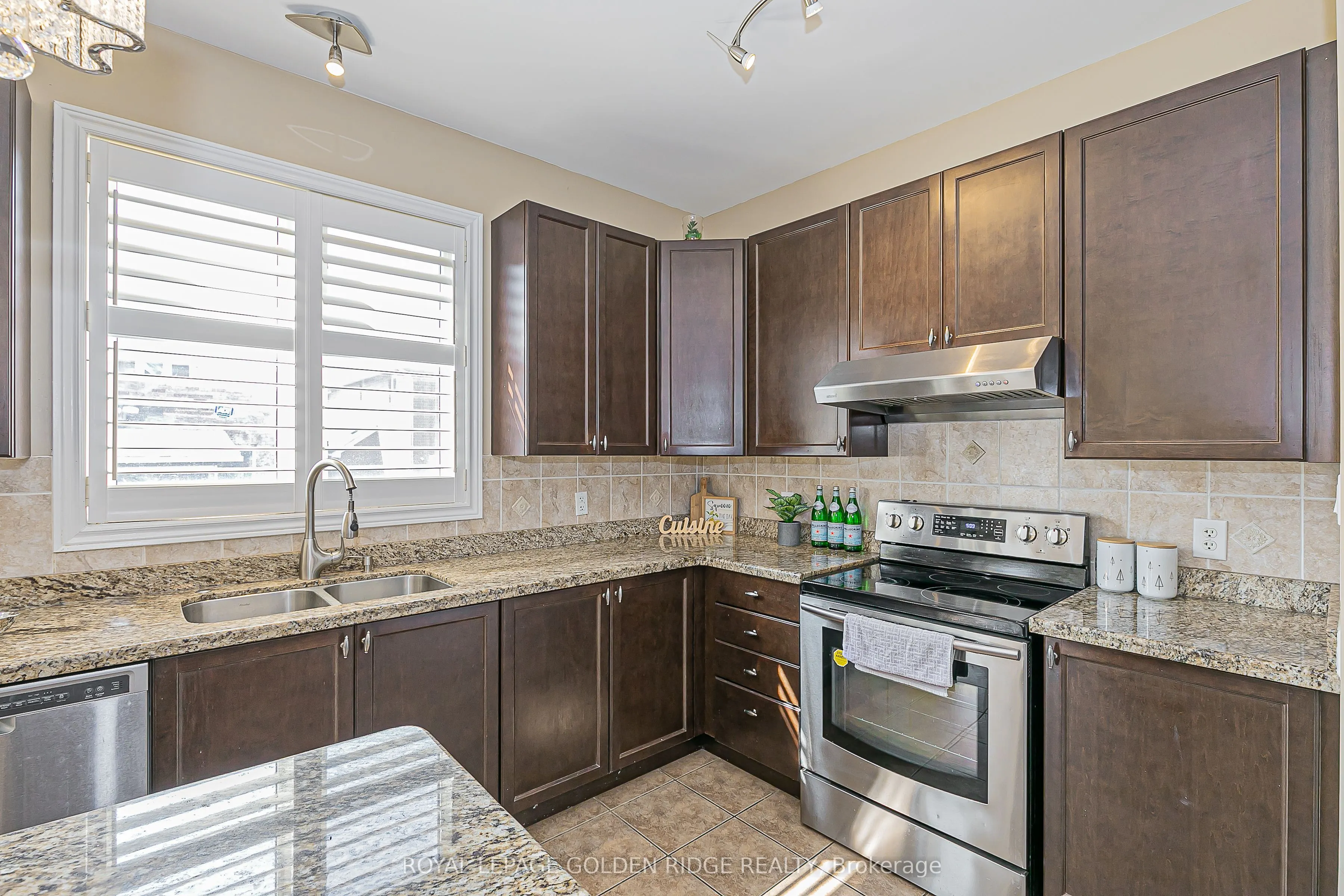 12 Golden Meadow Drive