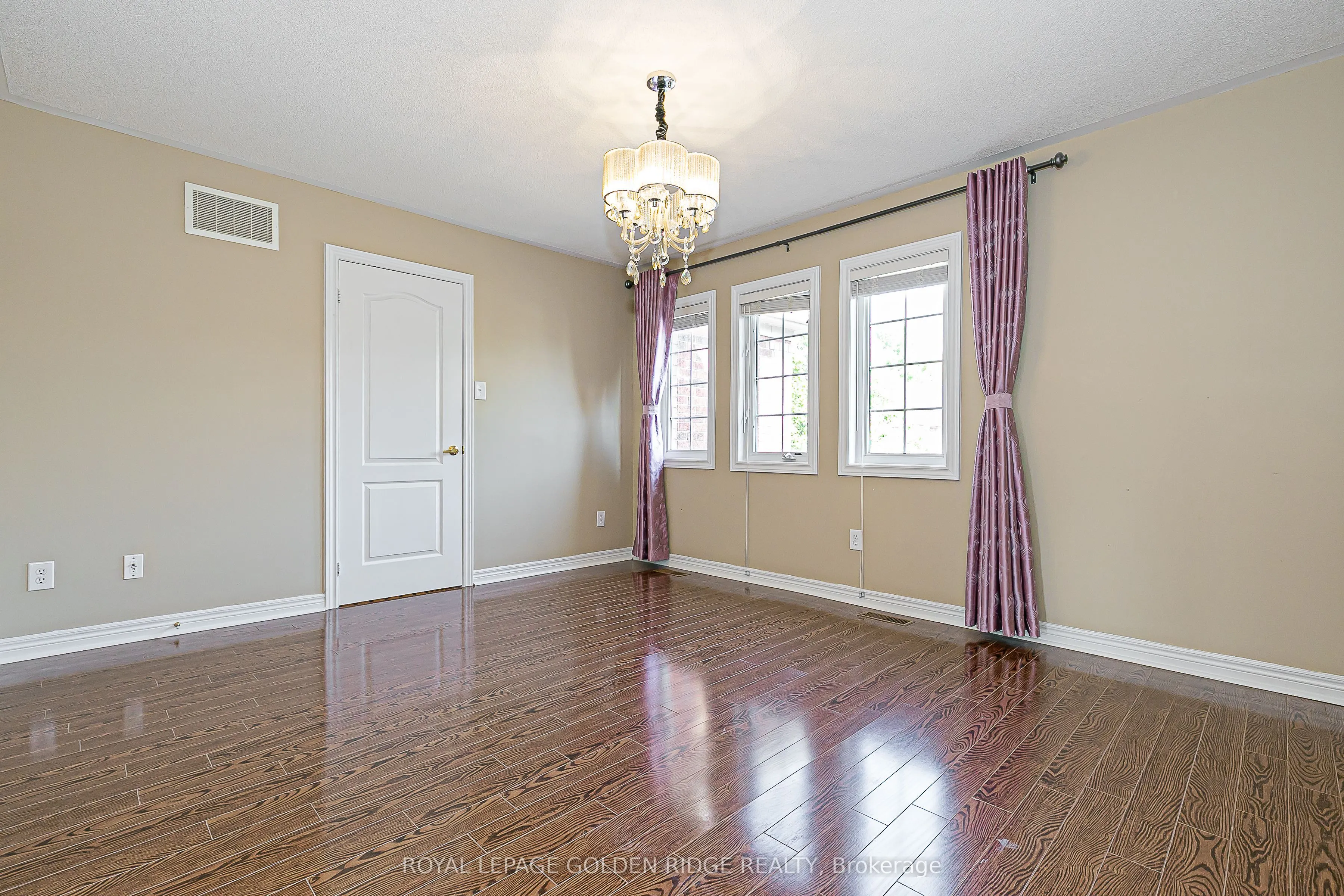 12 Golden Meadow Drive