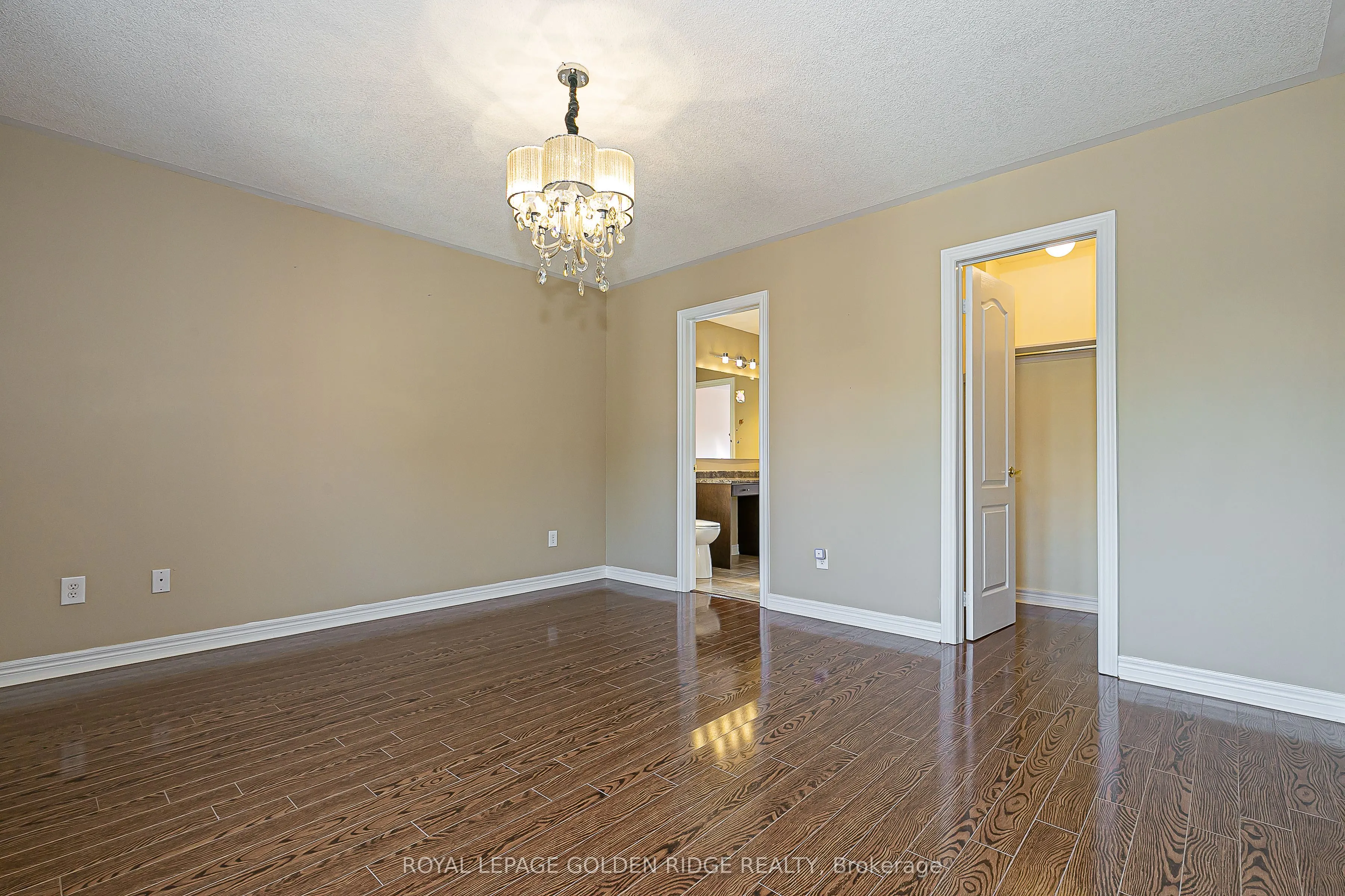 12 Golden Meadow Drive