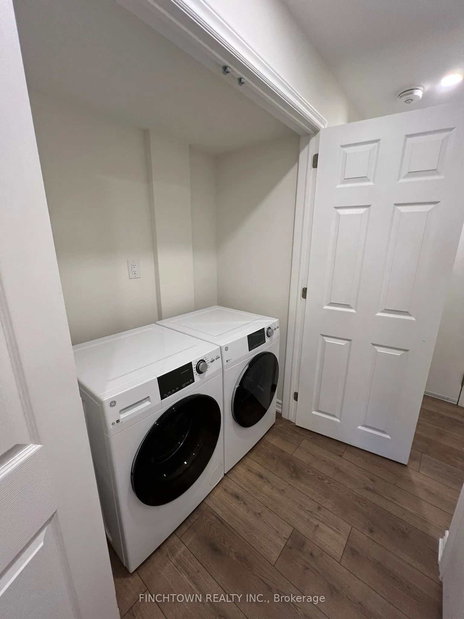 10 Green Manor Crescent, #BSMT