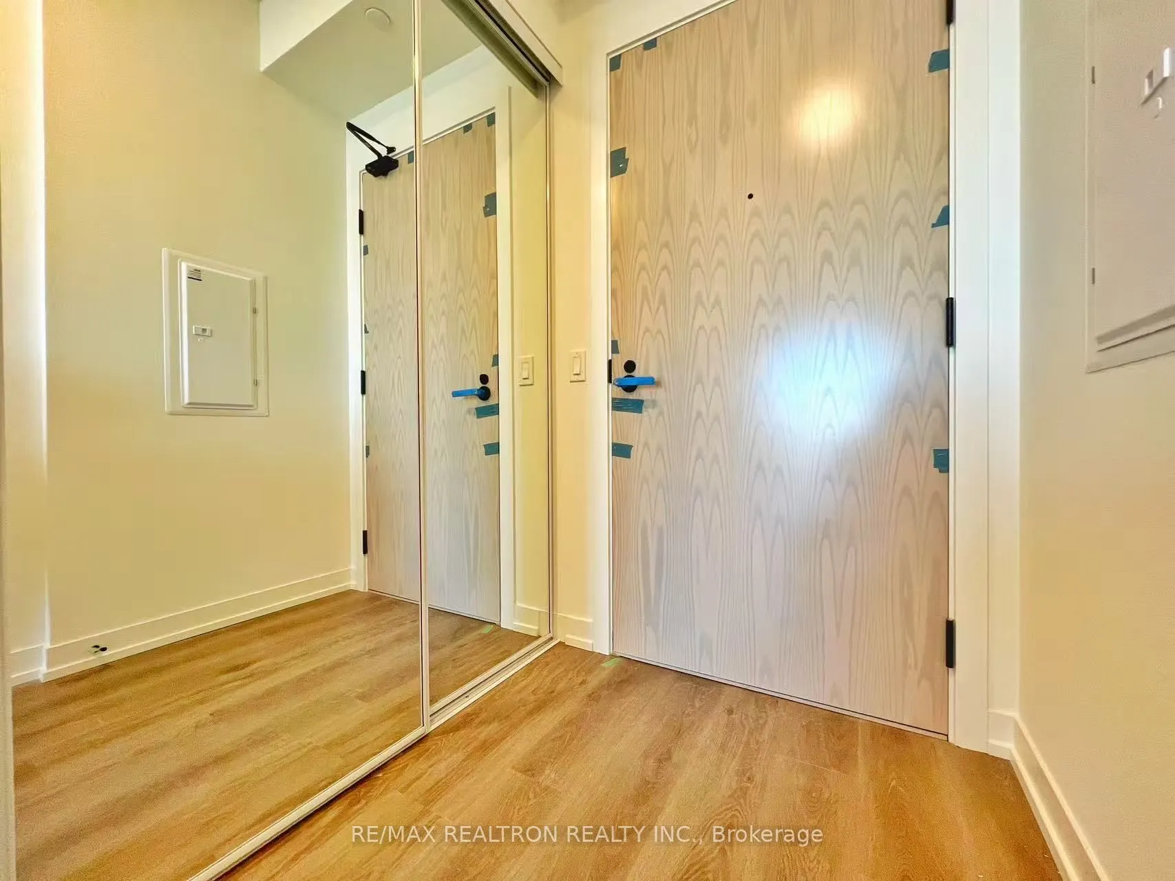 28 Interchange Way, #3305