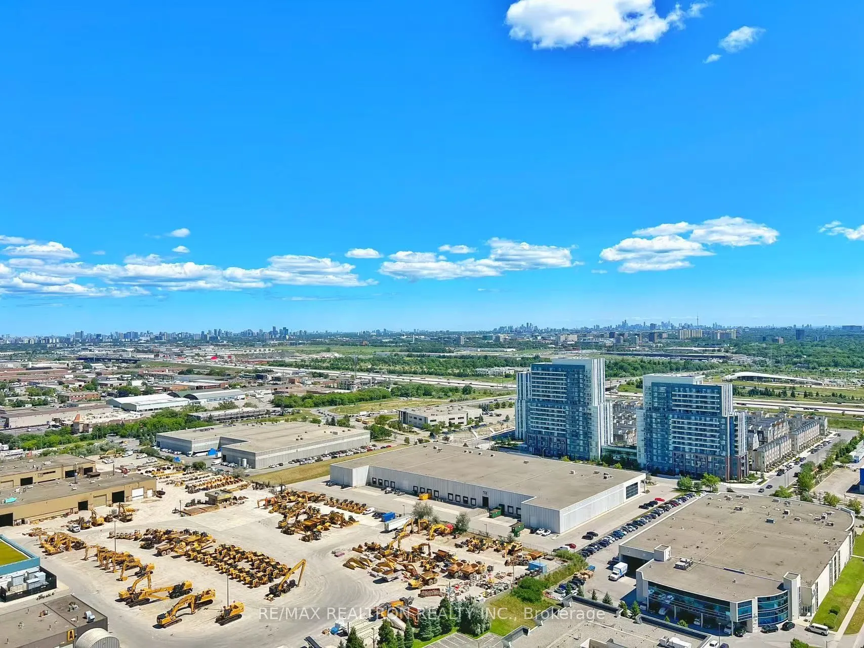 28 Interchange Way, #3305