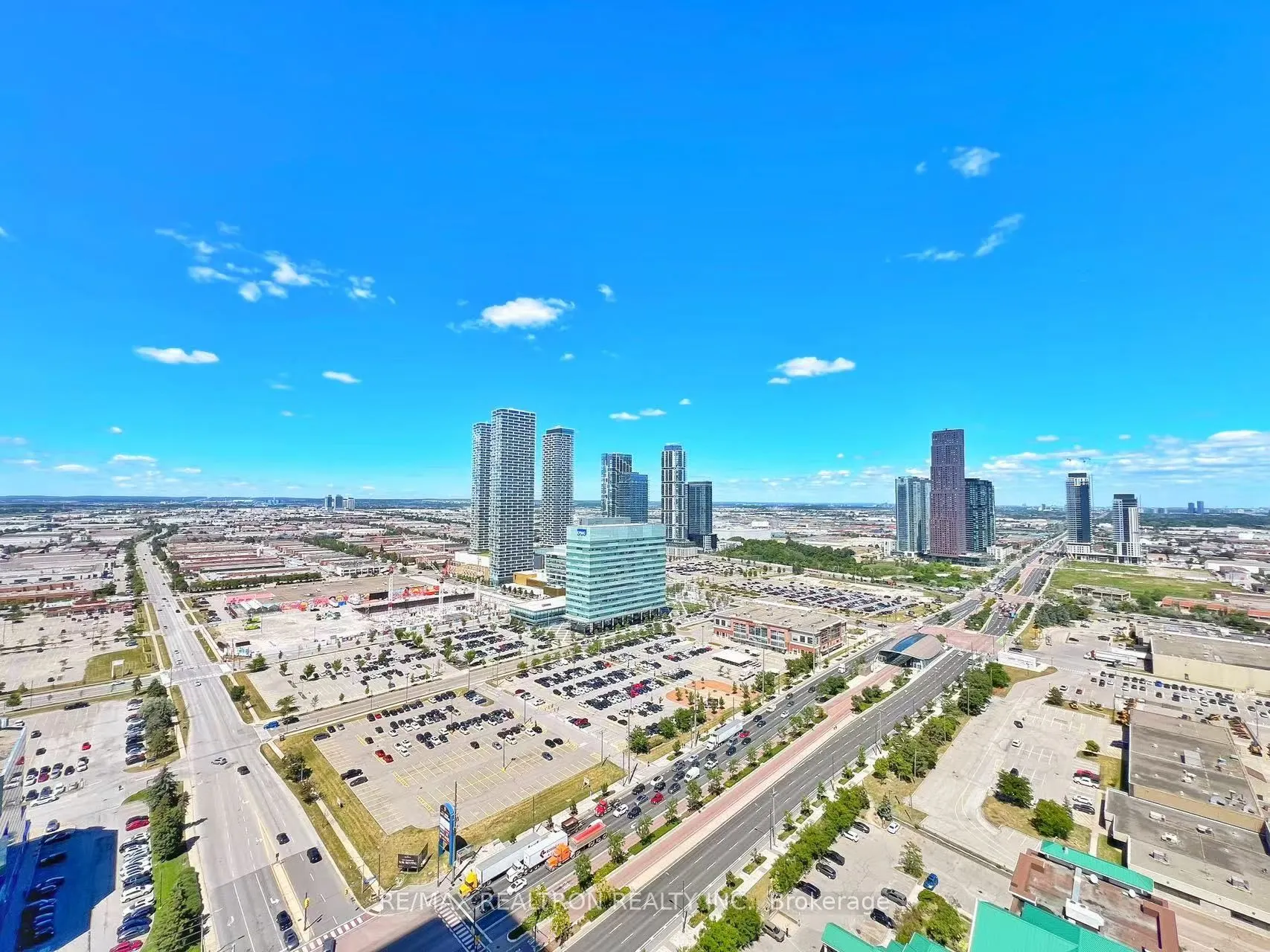 28 Interchange Way, #3305