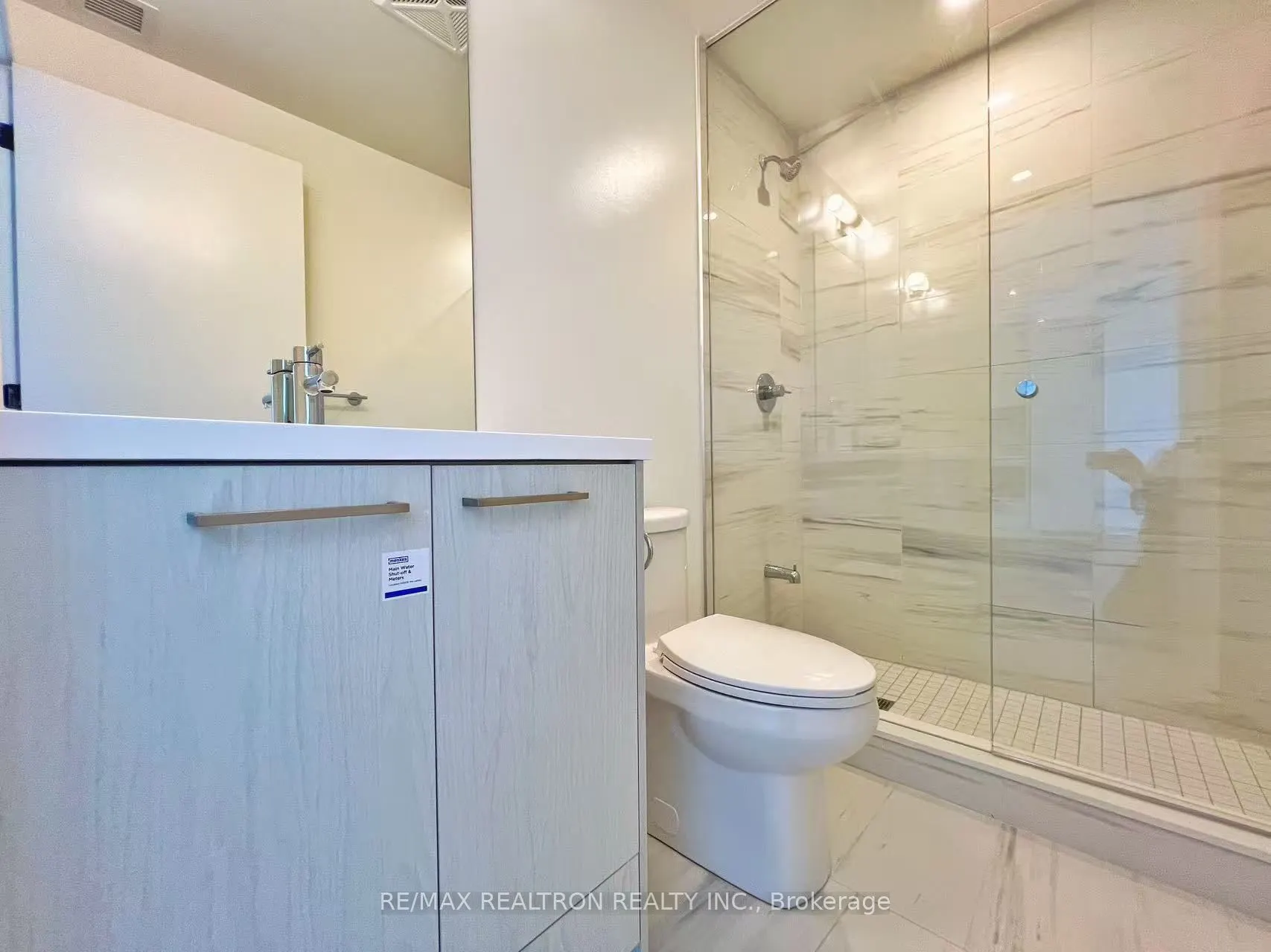28 Interchange Way, #3305
