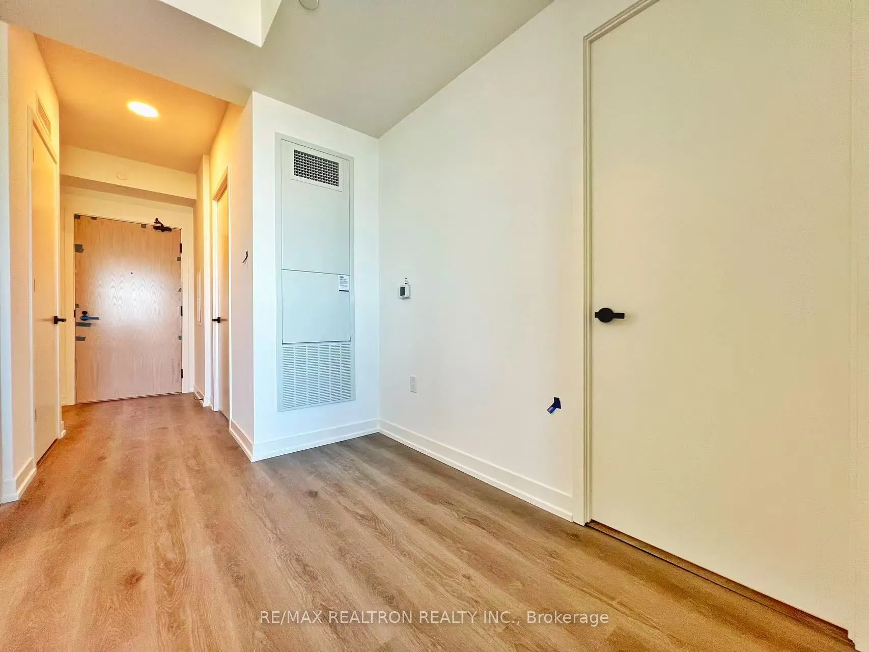 28 Interchange Way, #3305