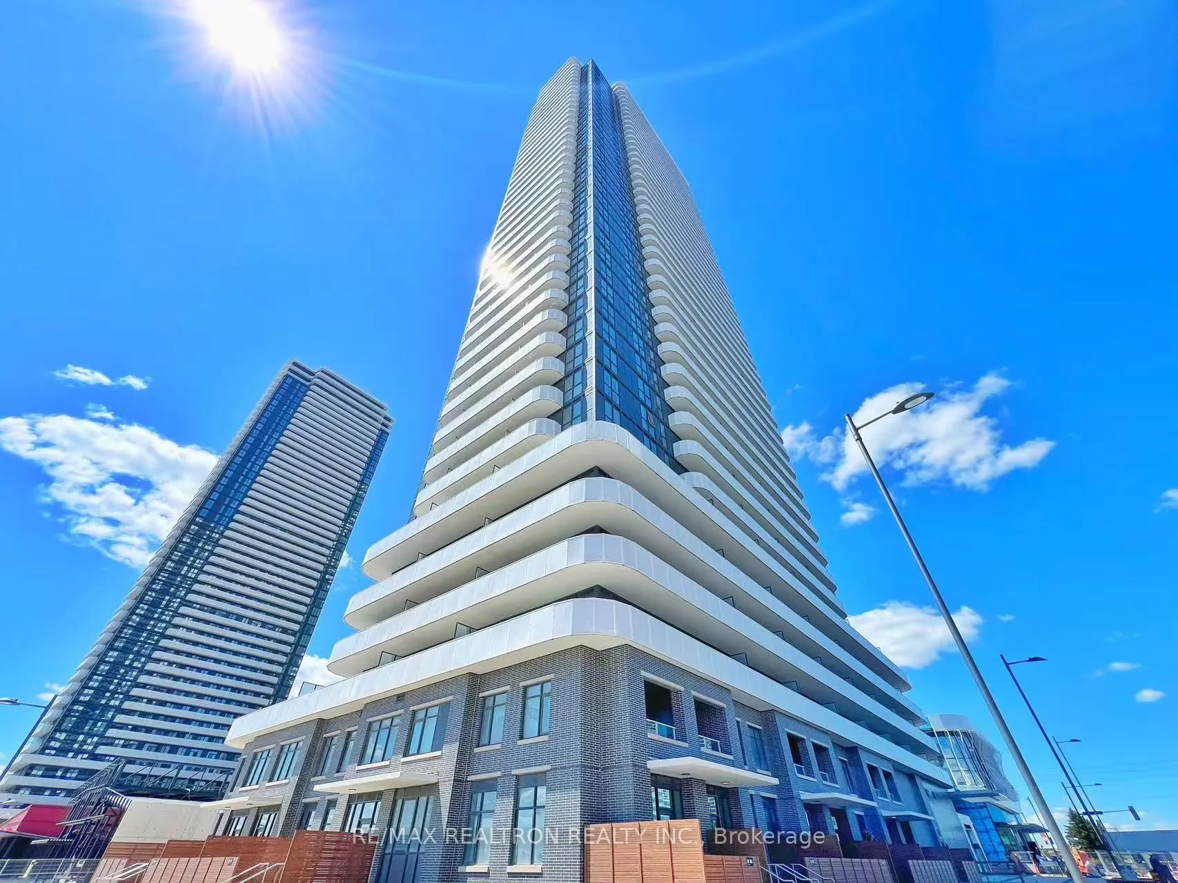 28 Interchange Way, #3305