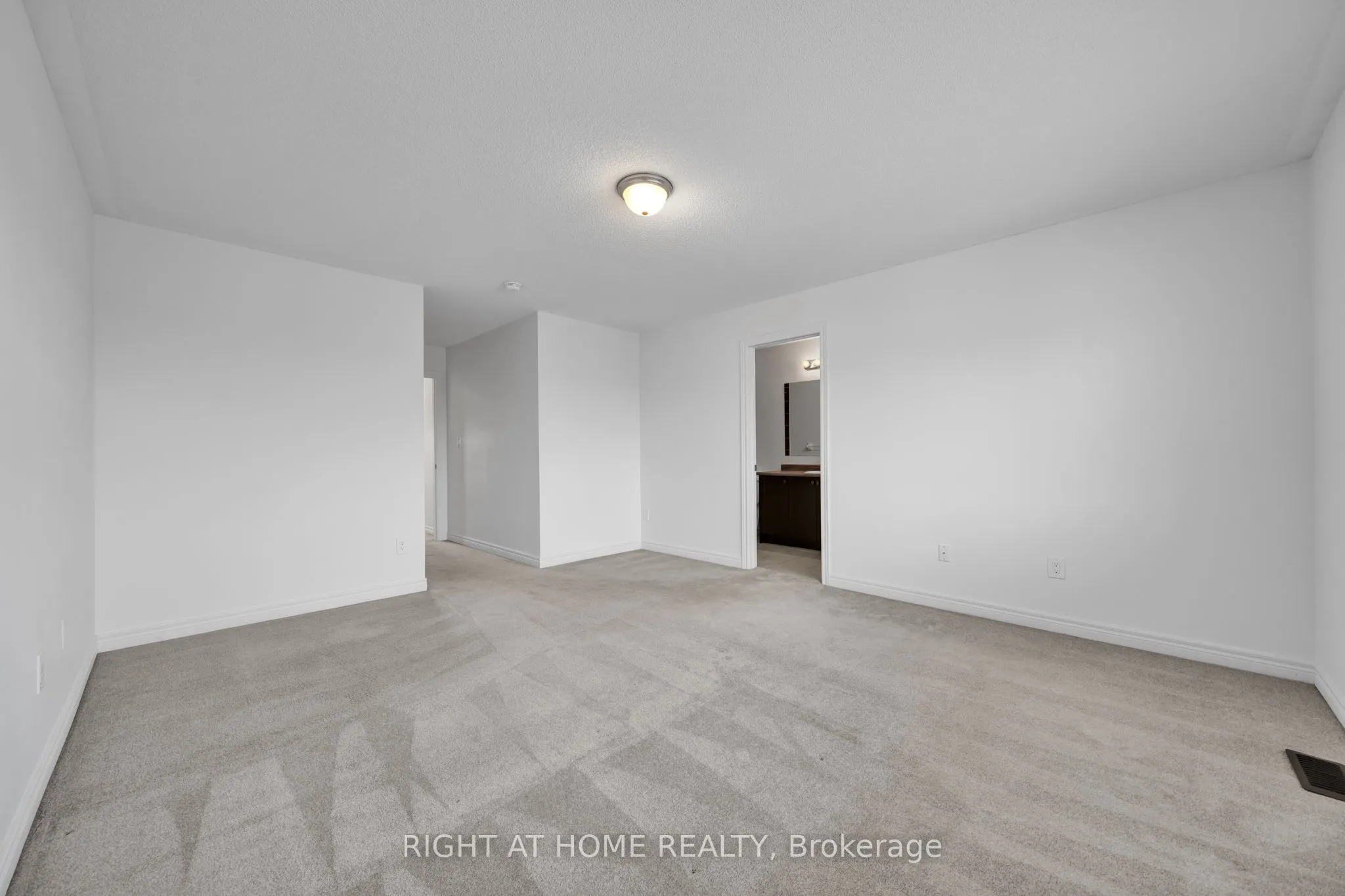 18 Romanelli Crescent