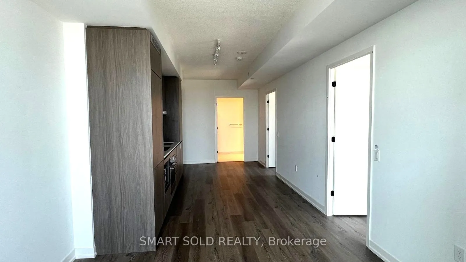 28 Interchange Way, #3210