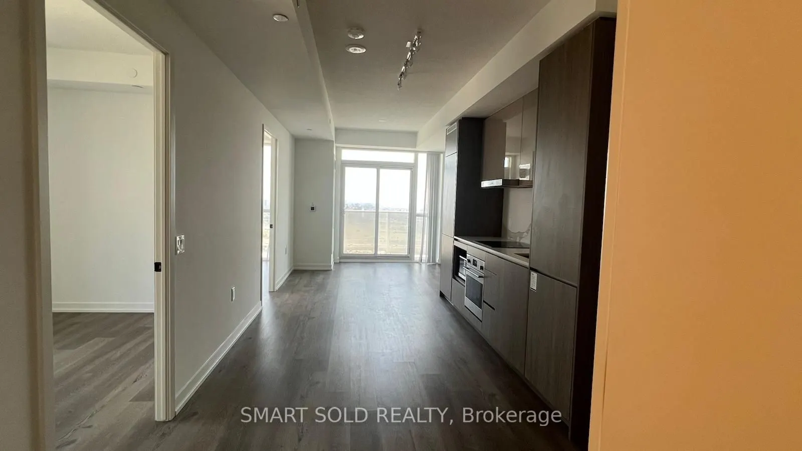 28 Interchange Way, #3210