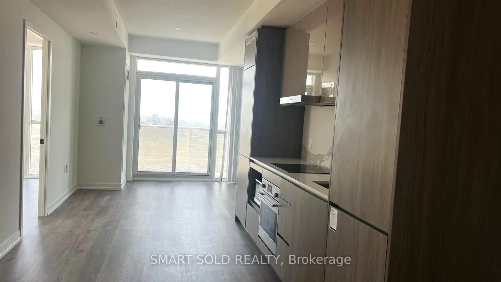 28 Interchange Way, #3210