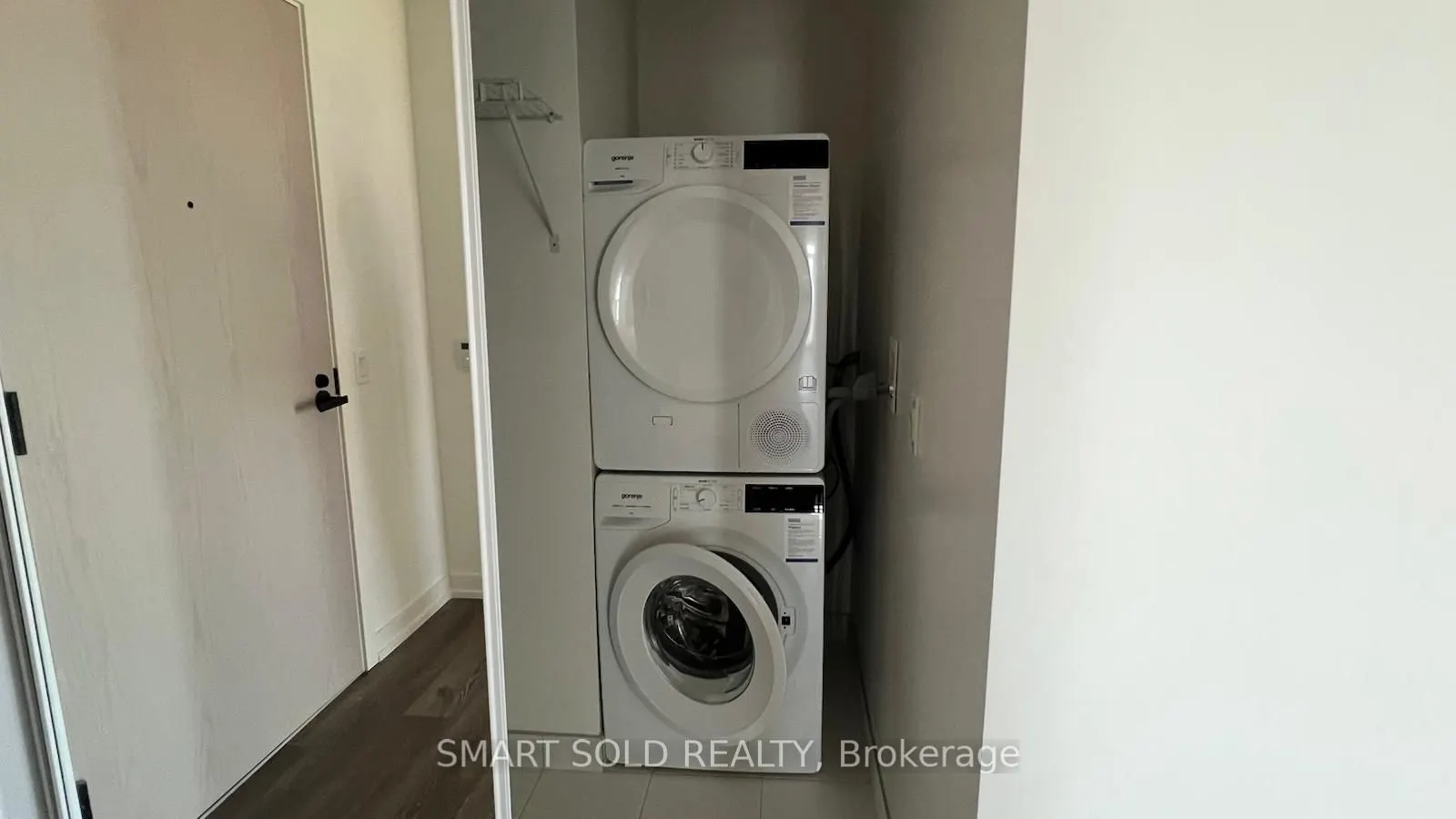 28 Interchange Way, #3210
