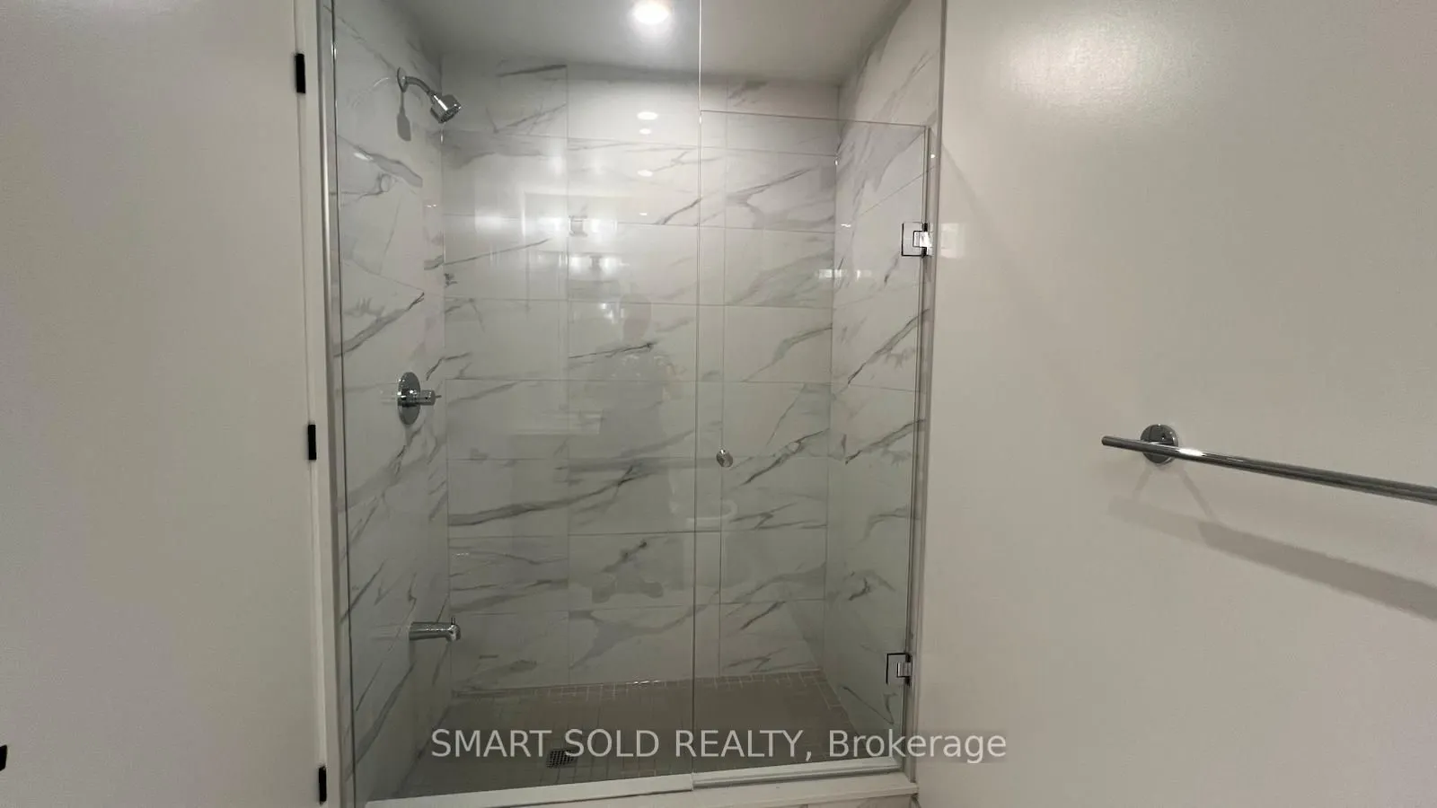 28 Interchange Way, #3210