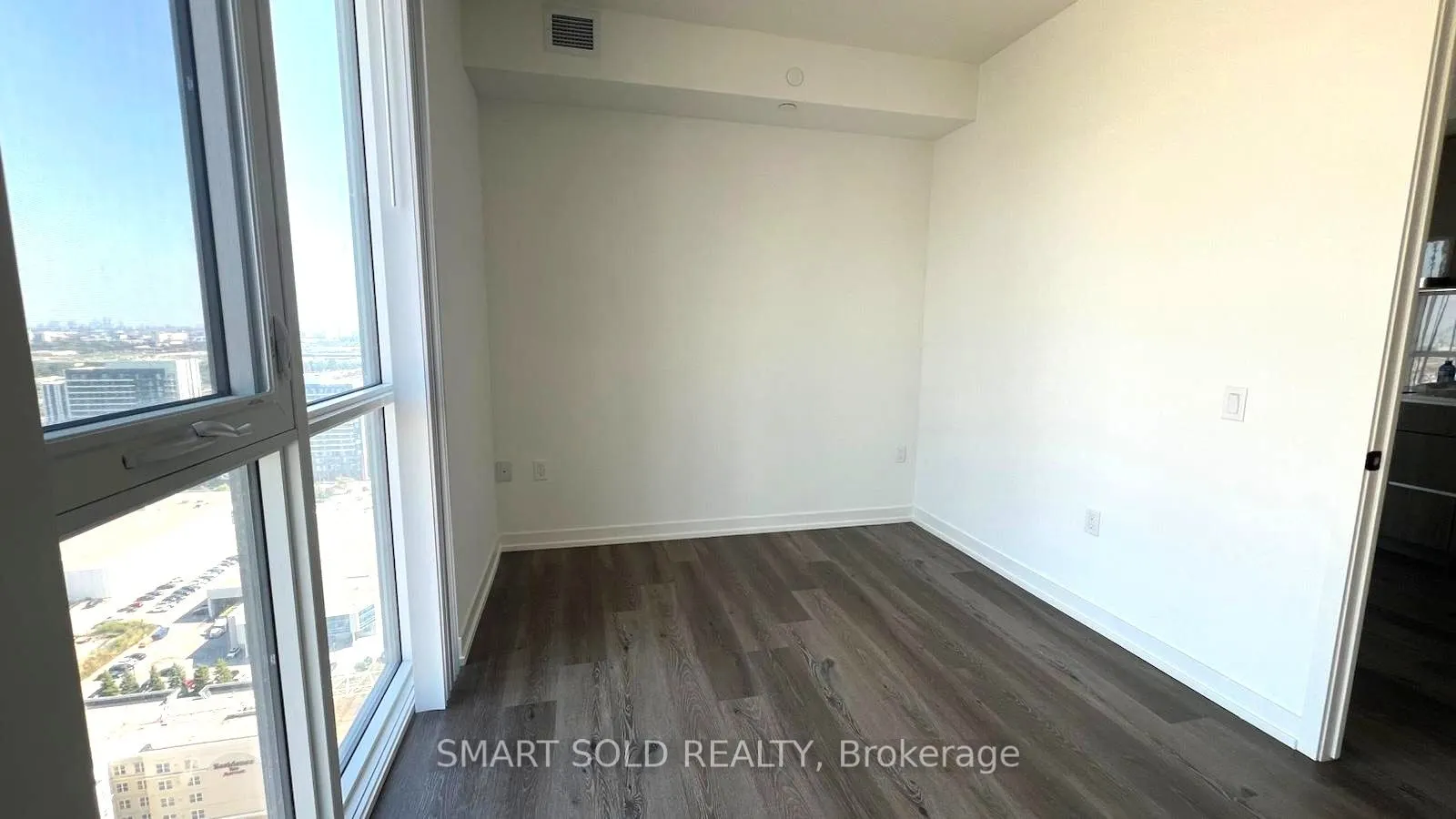 28 Interchange Way, #3210