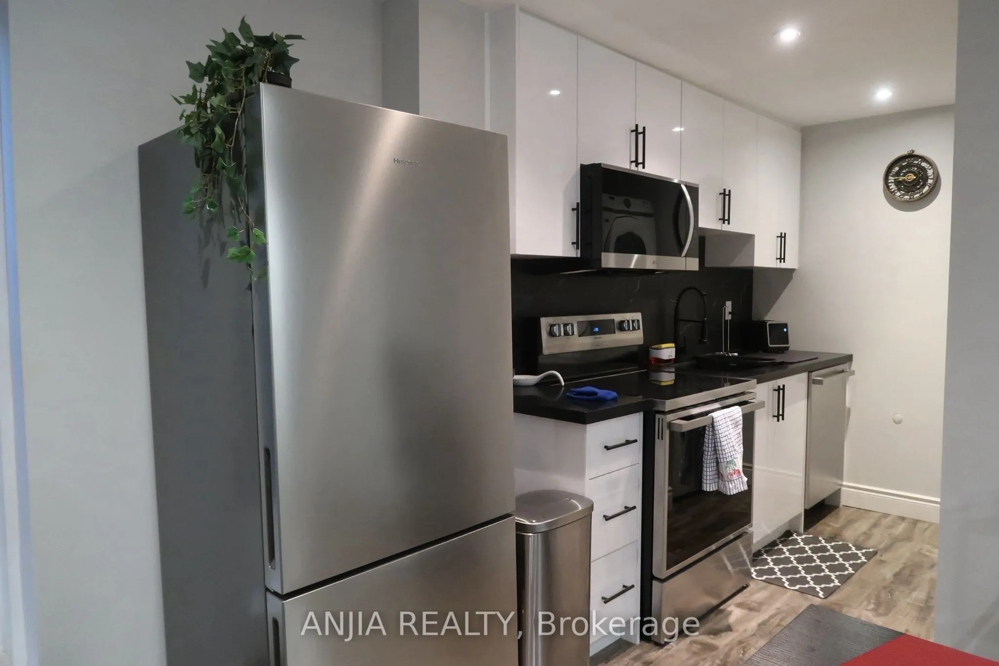 370 Chambers Crescent