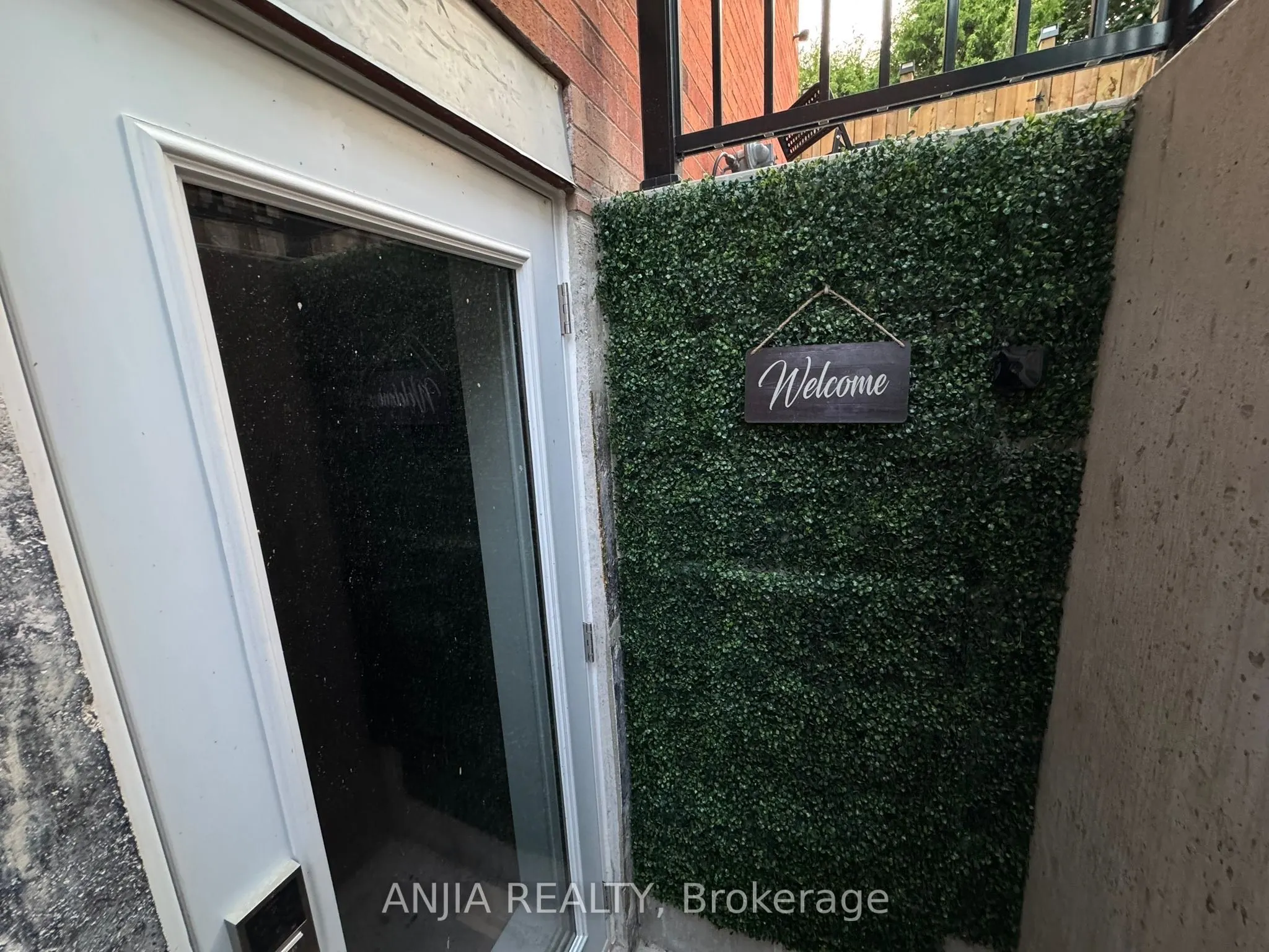 370 Chambers Crescent
