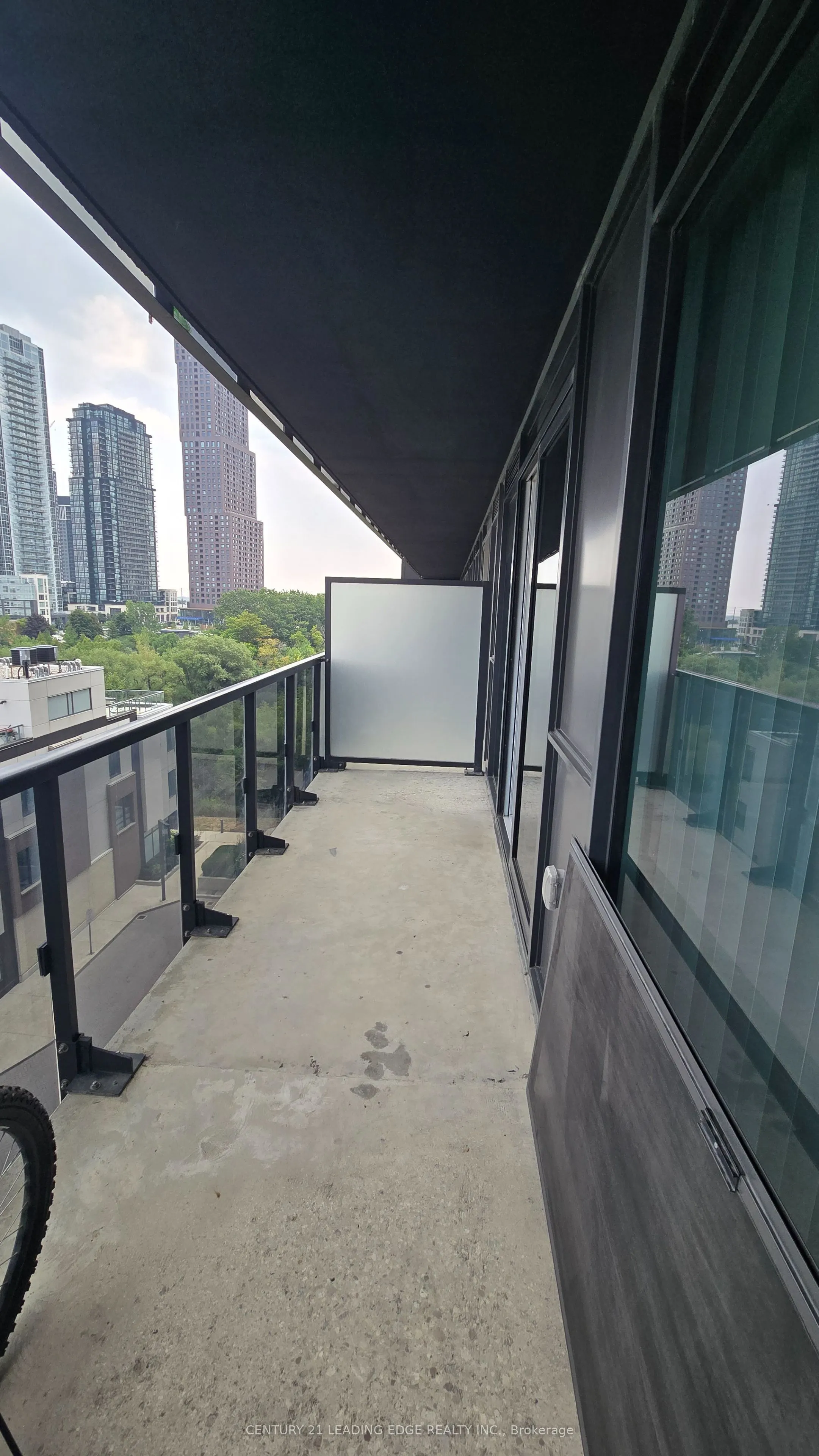 7895 Jane Street, #517