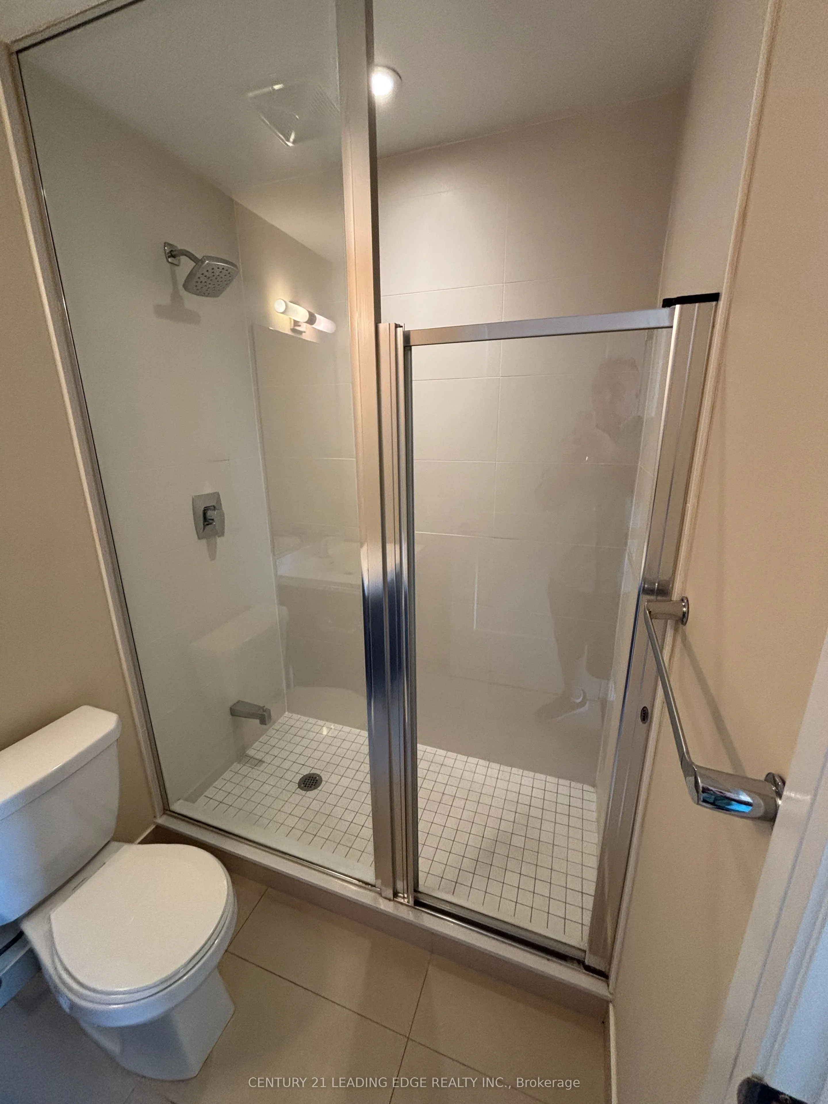 7895 Jane Street, #517