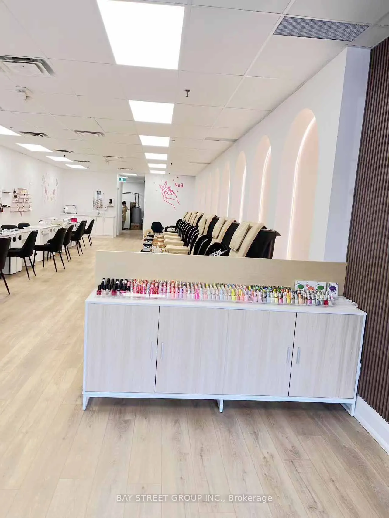 2354 Major Mackenzie Drive, #6