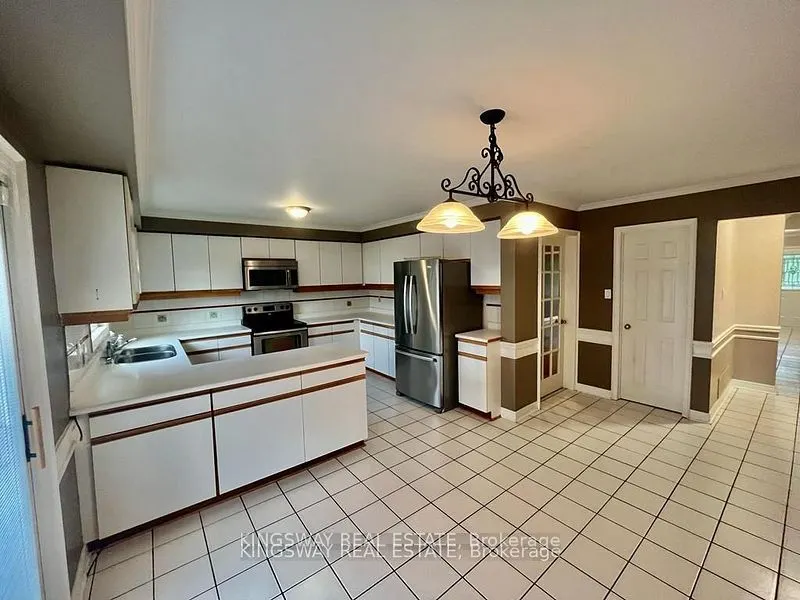 325 Salisbury Lane