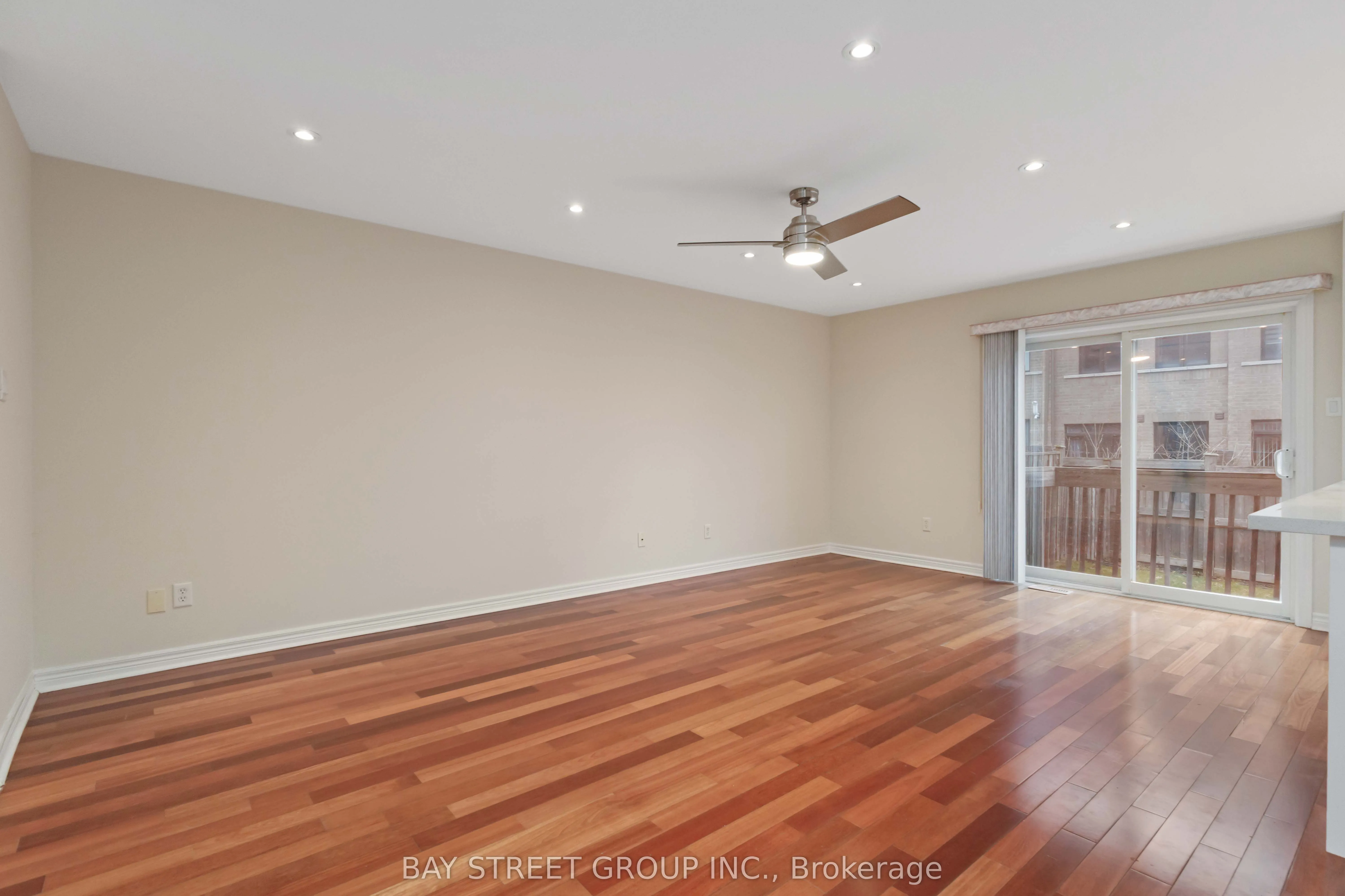 25 Maple Ridge Crescent