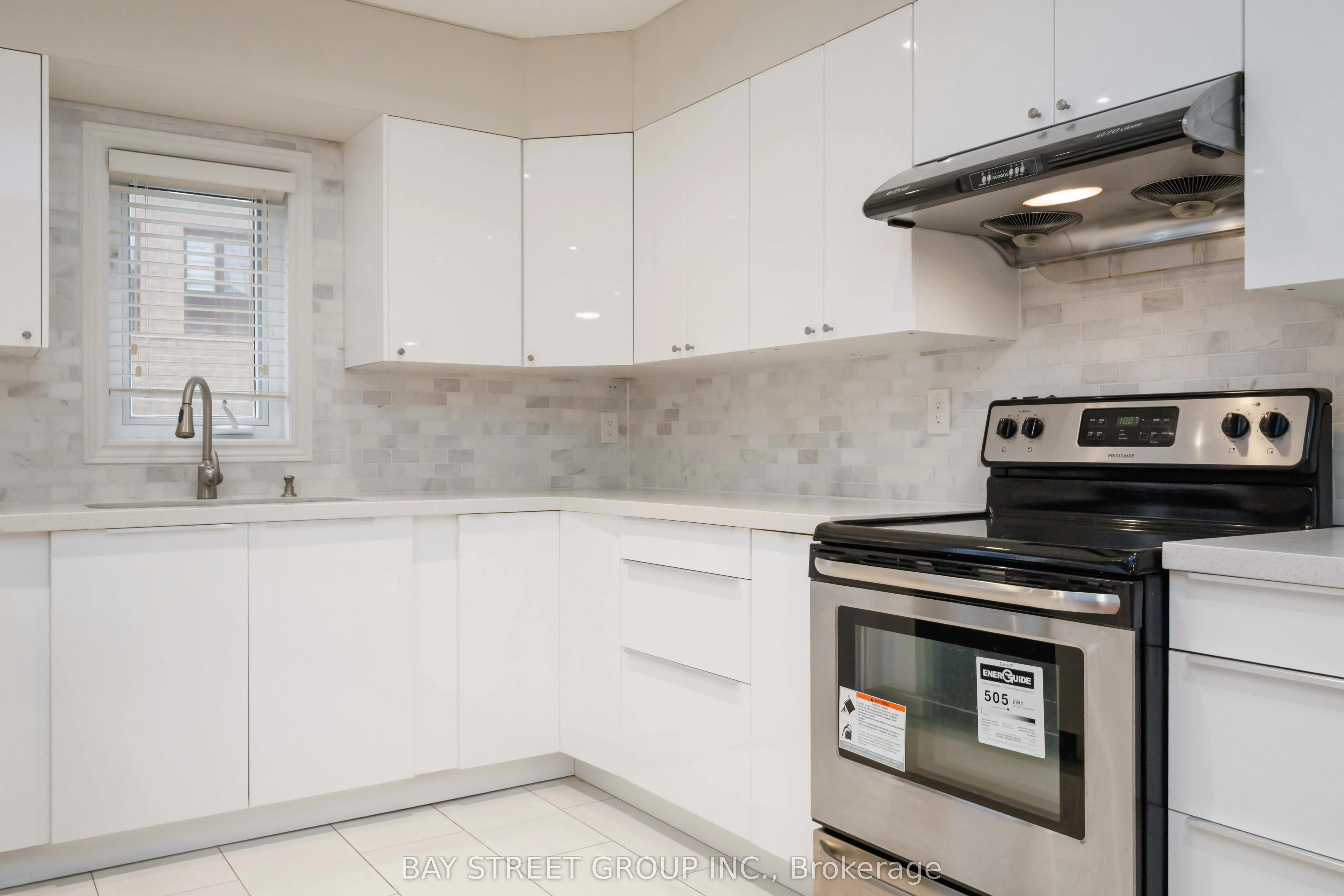 25 Maple Ridge Crescent