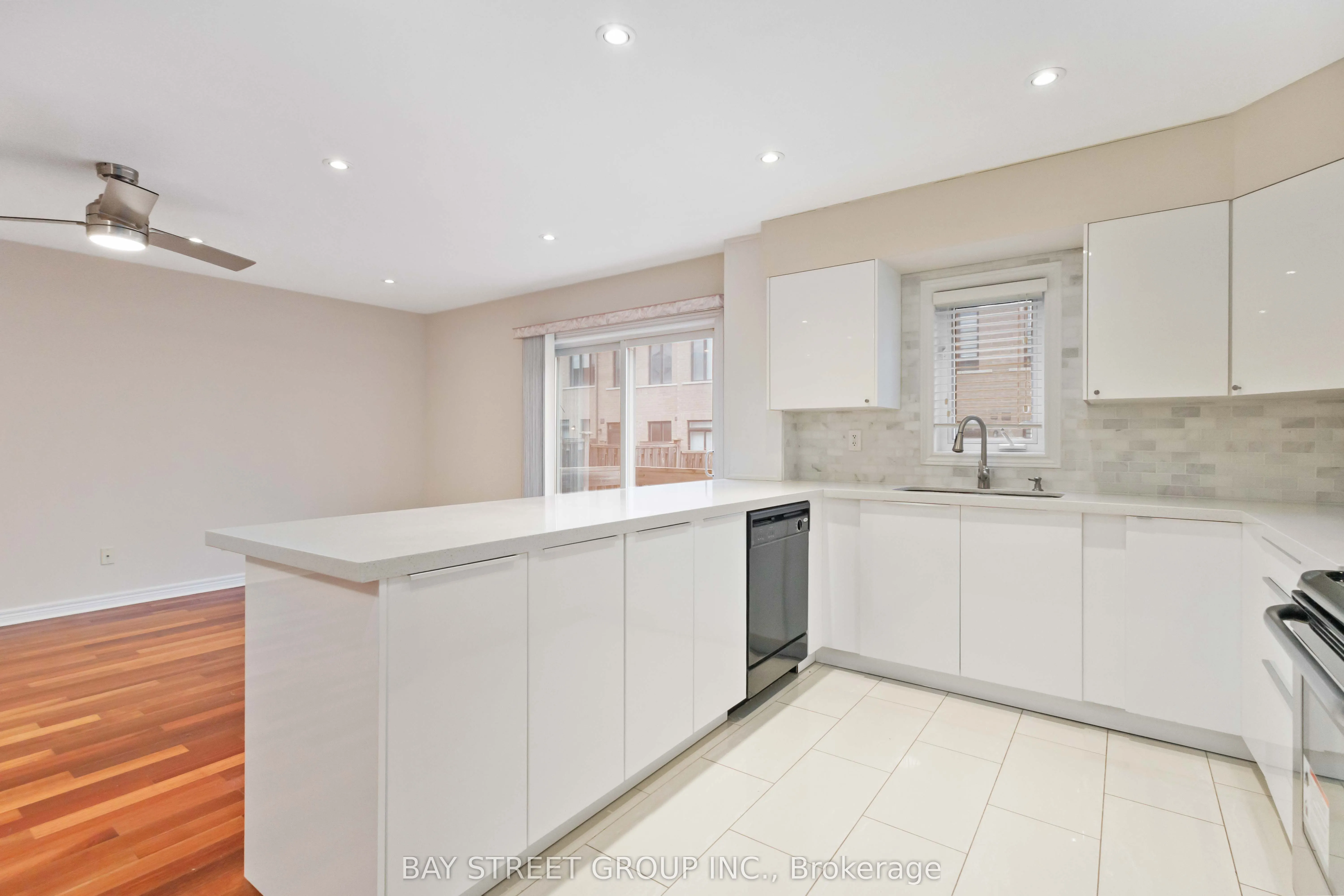 25 Maple Ridge Crescent