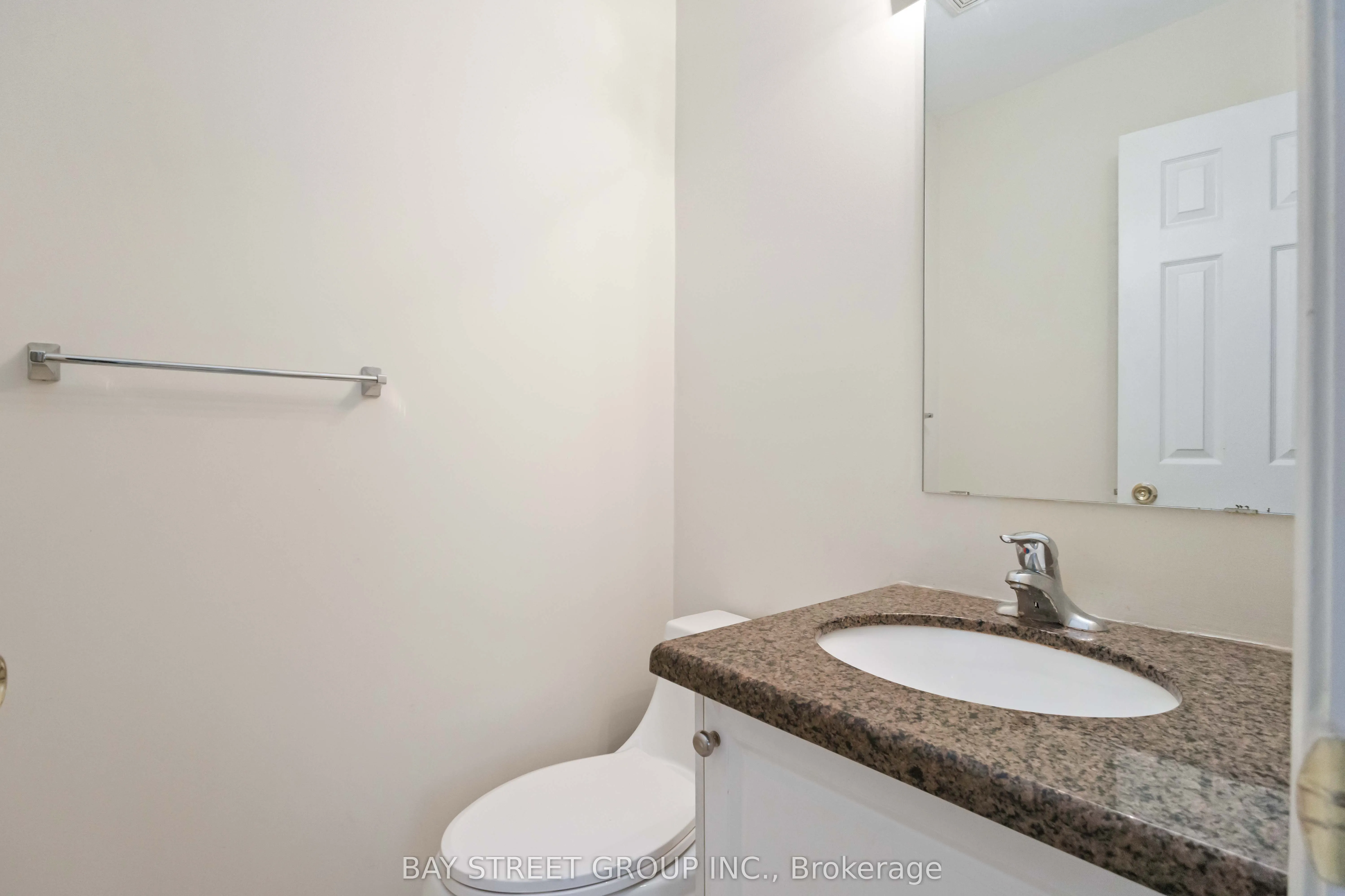 25 Maple Ridge Crescent