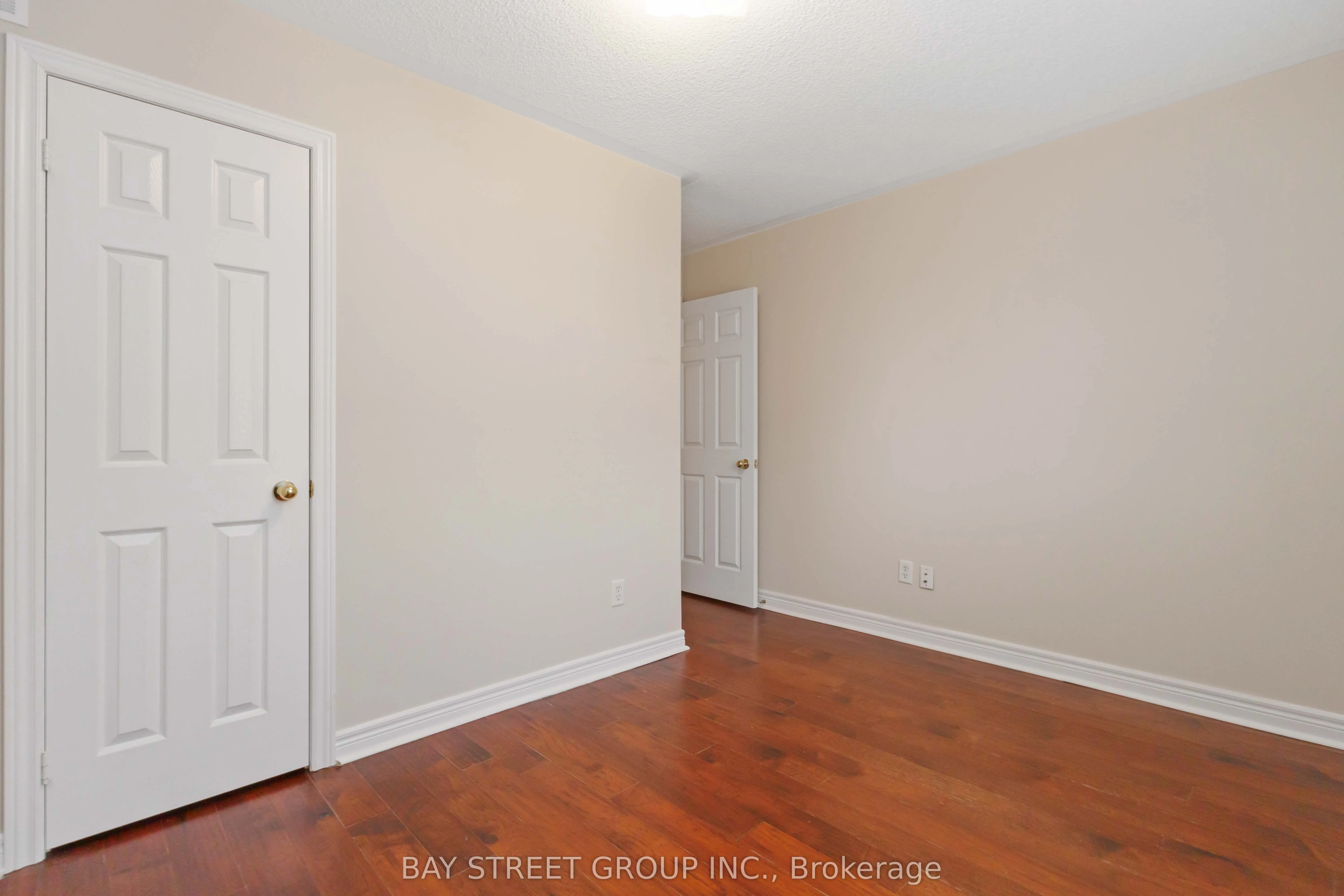 25 Maple Ridge Crescent