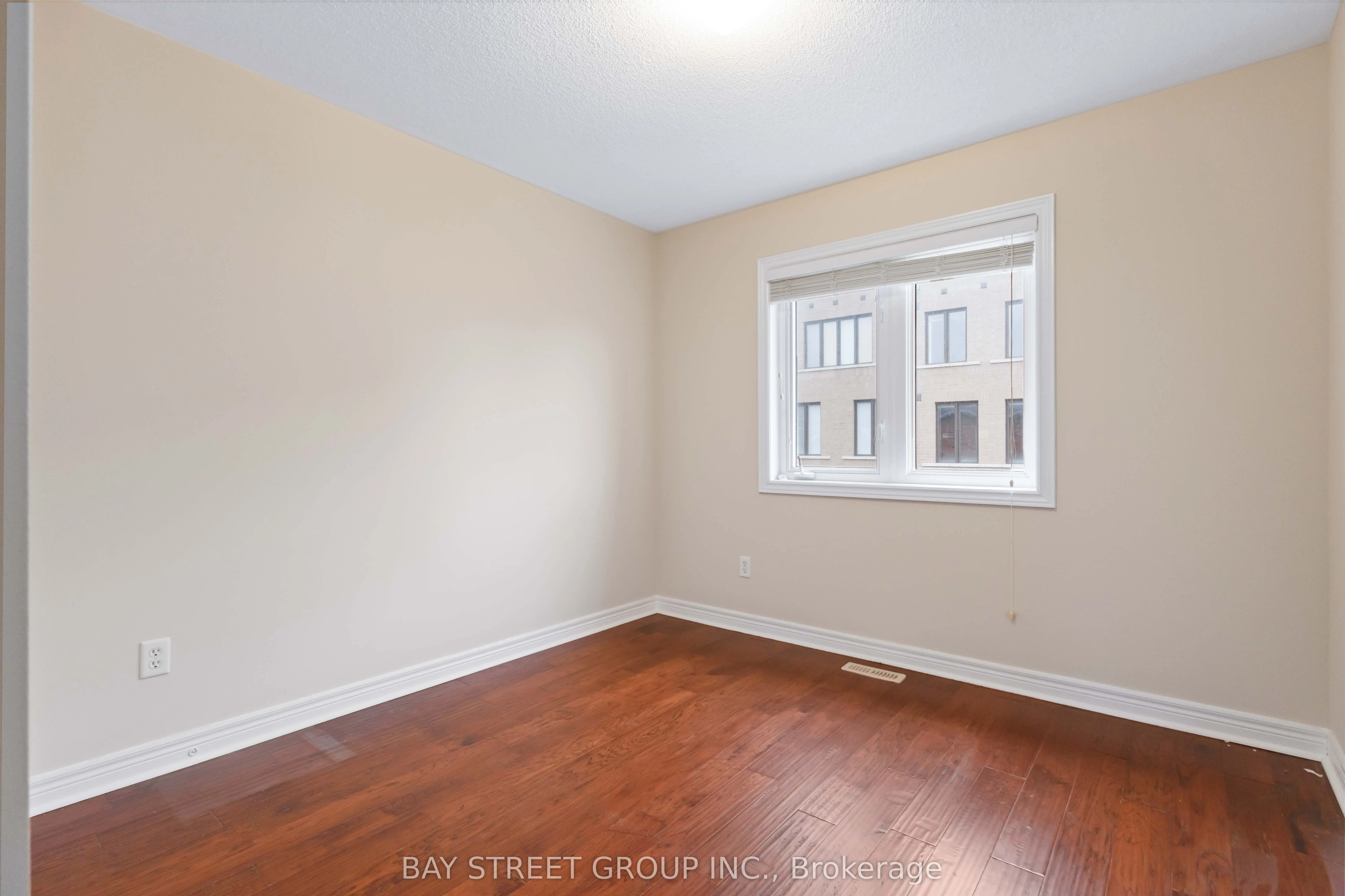 25 Maple Ridge Crescent