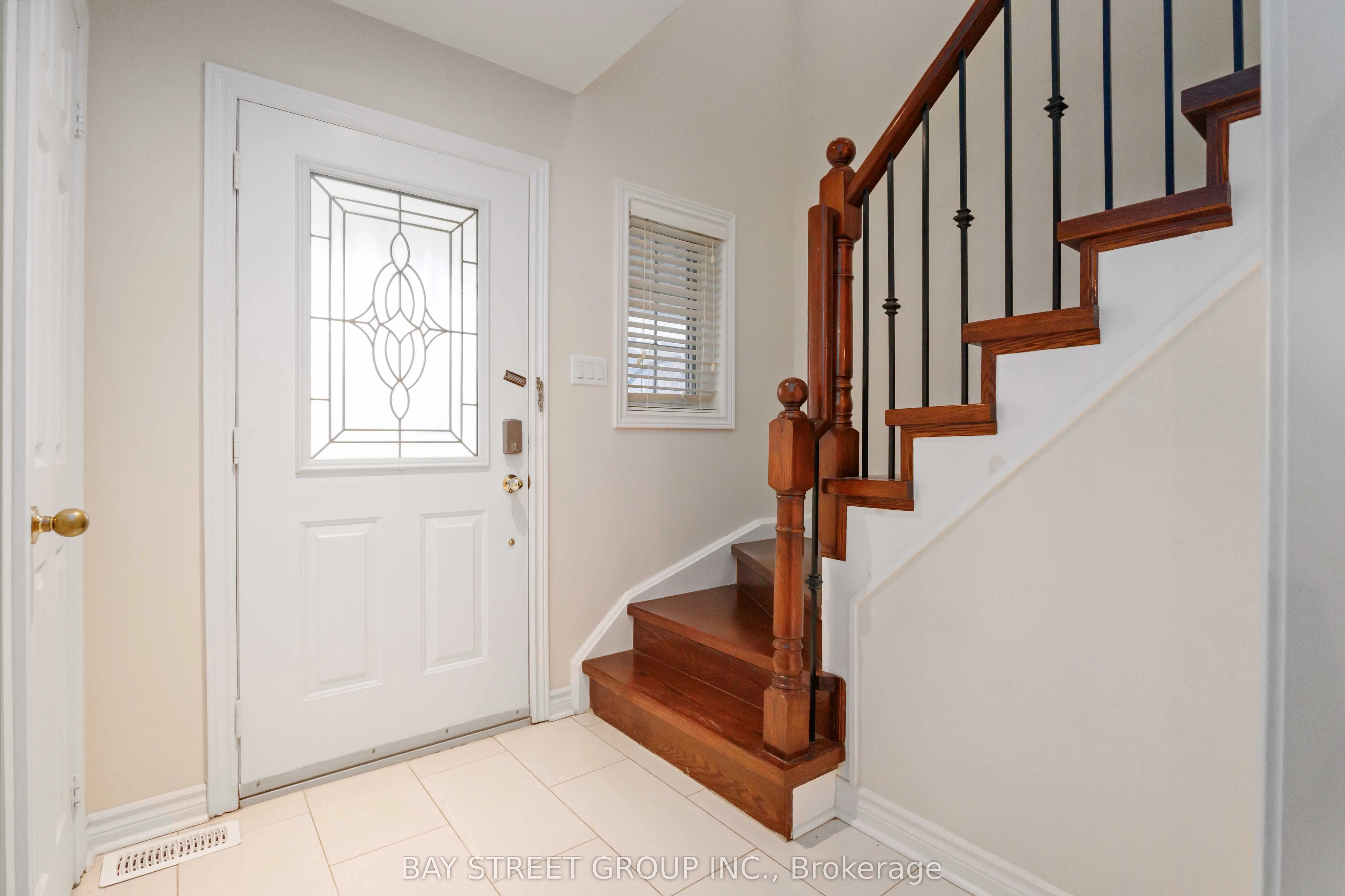 25 Maple Ridge Crescent