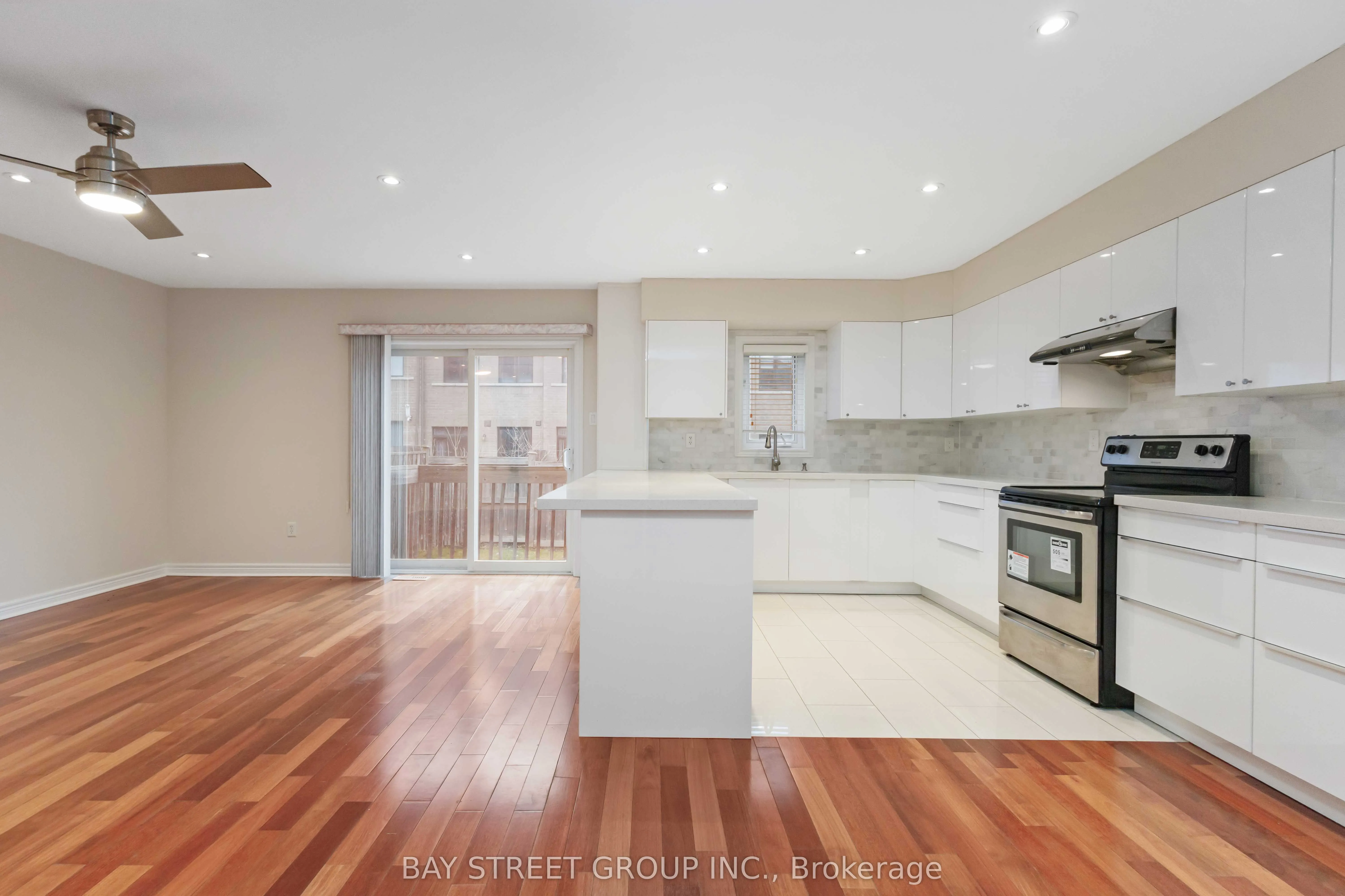25 Maple Ridge Crescent