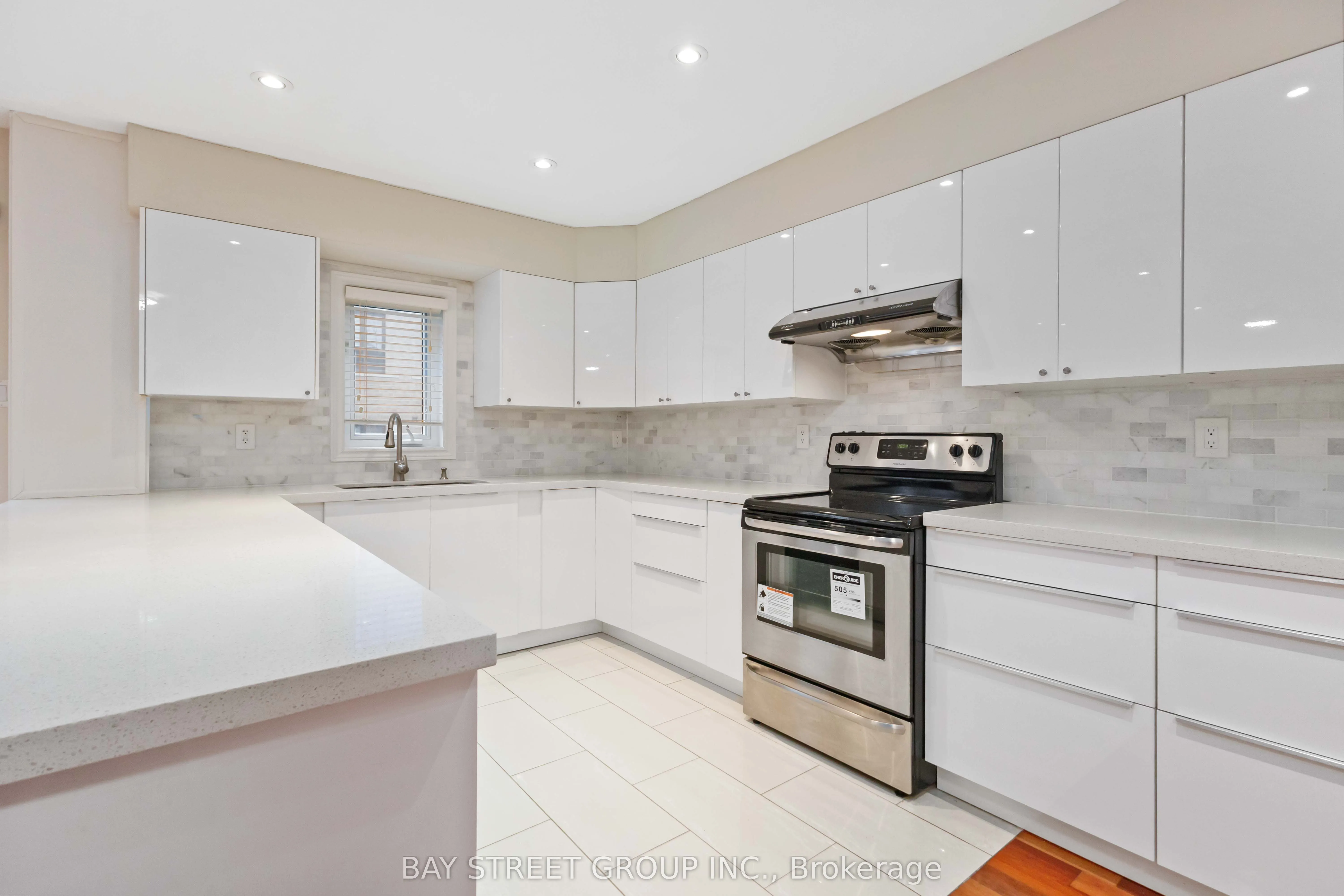25 Maple Ridge Crescent