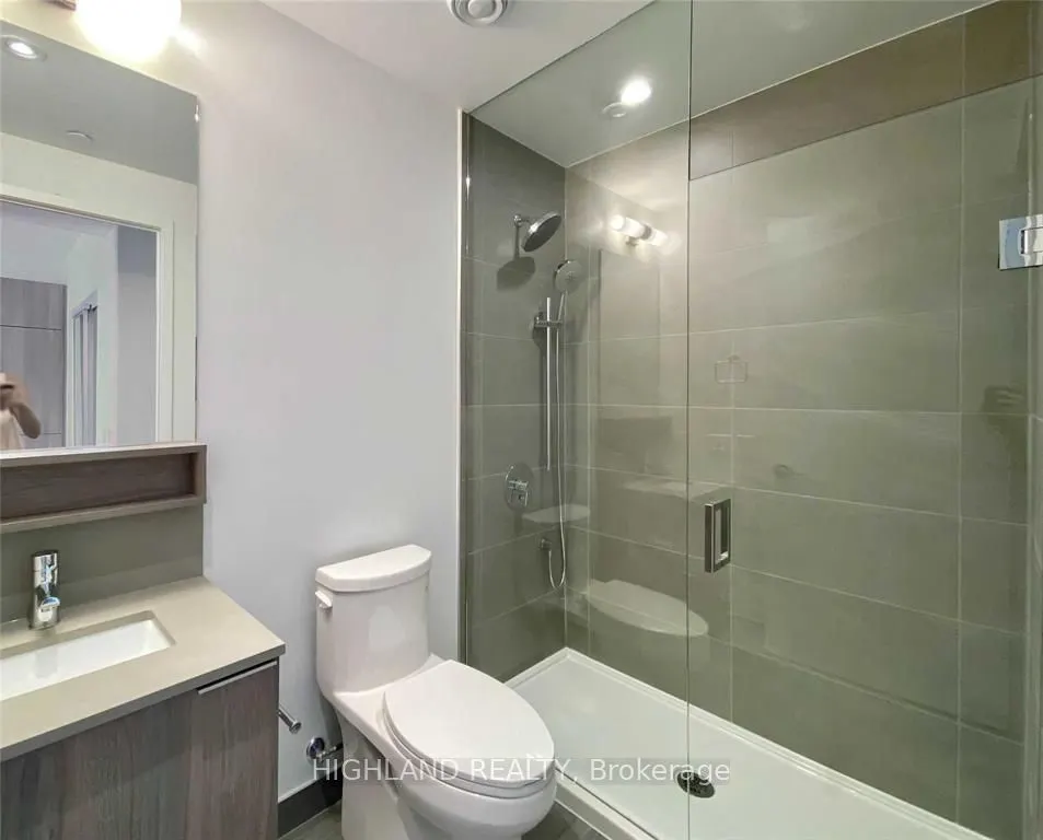 950 Portage Parkway, #Ph05