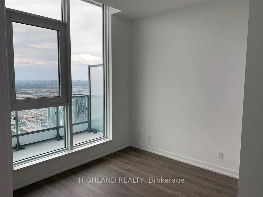 950 Portage Parkway, #Ph05