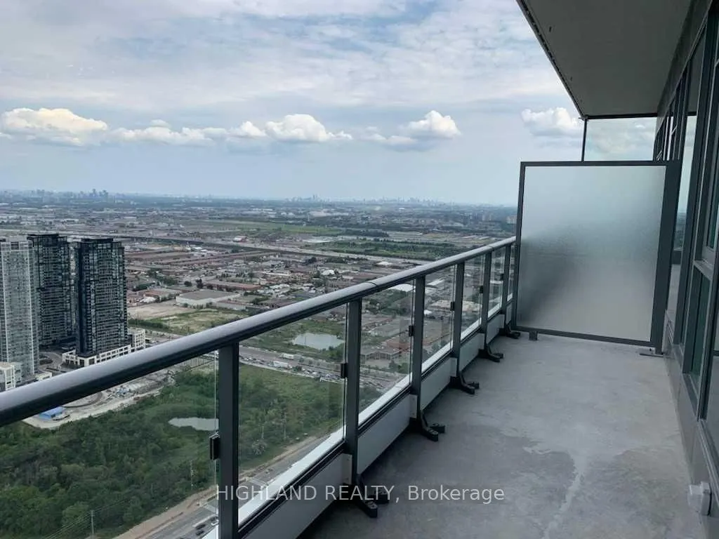 950 Portage Parkway, #Ph05