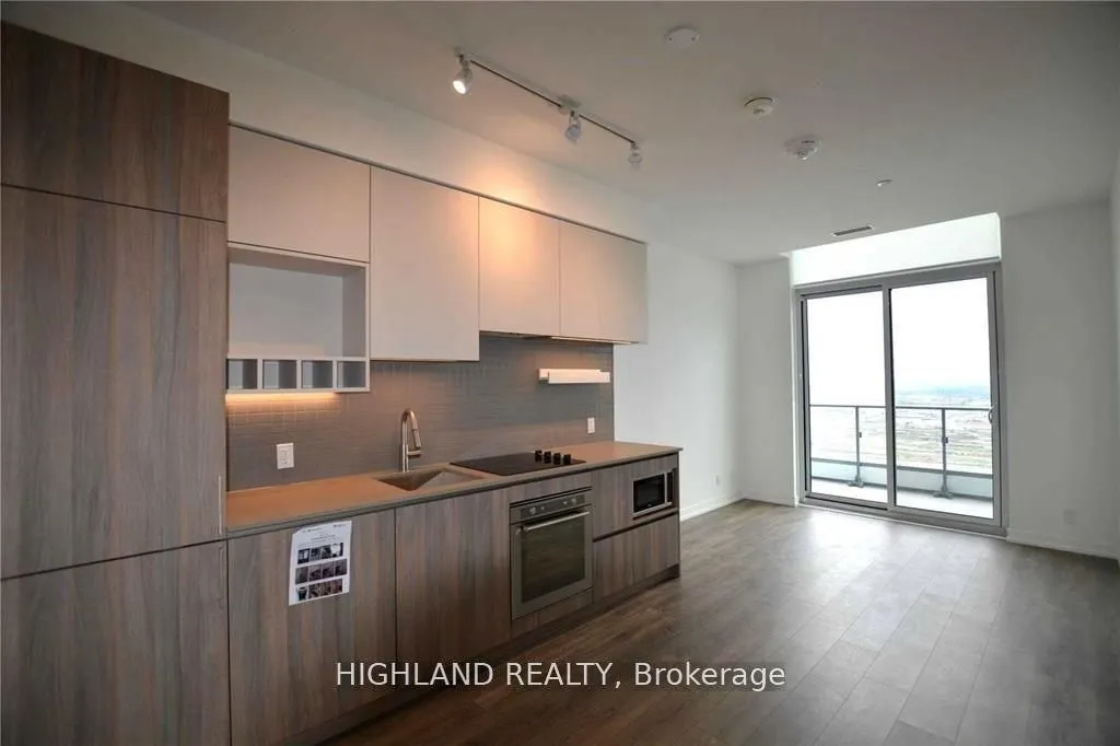 950 Portage Parkway, #Ph05