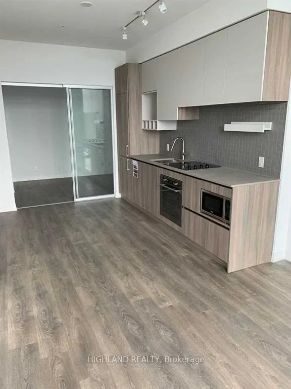 950 Portage Parkway, #Ph05