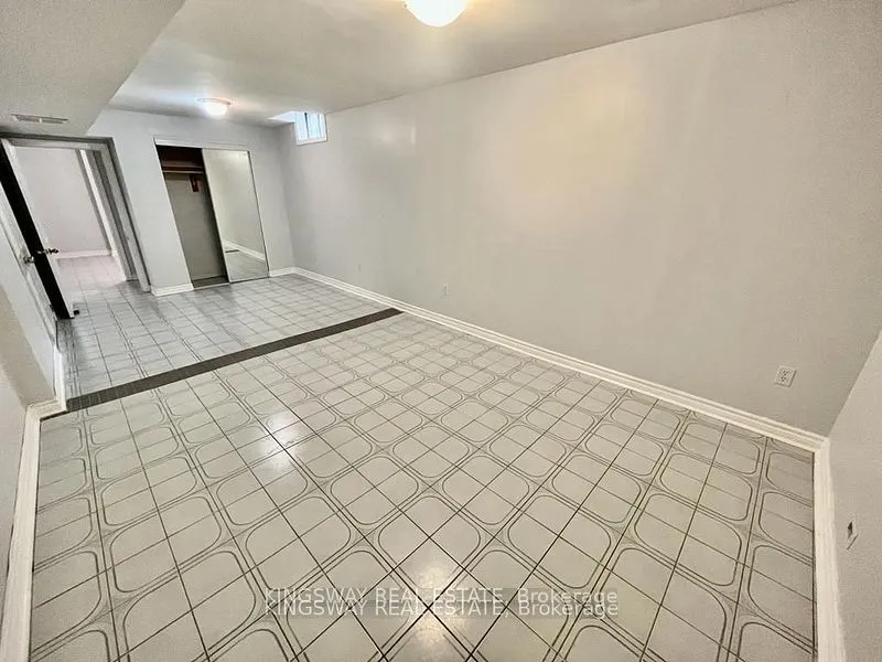 325 Salisbury Lane
