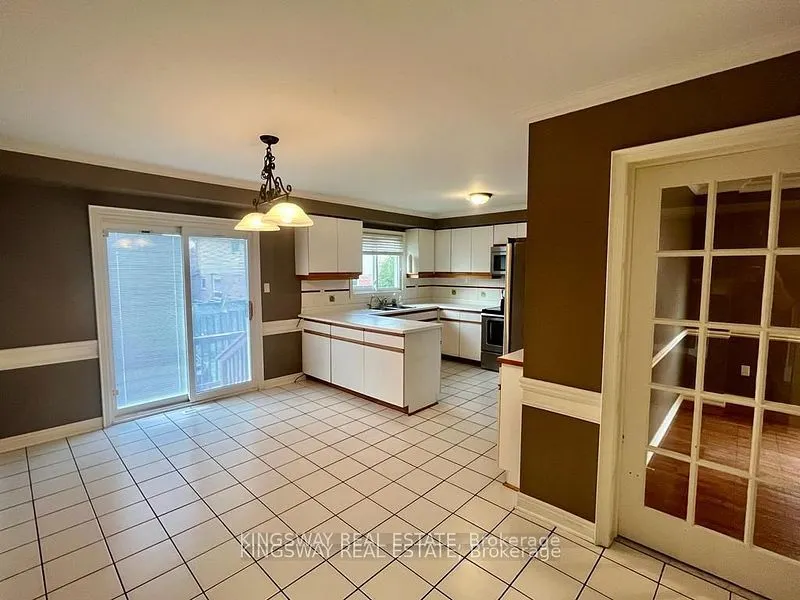 325 Salisbury Lane