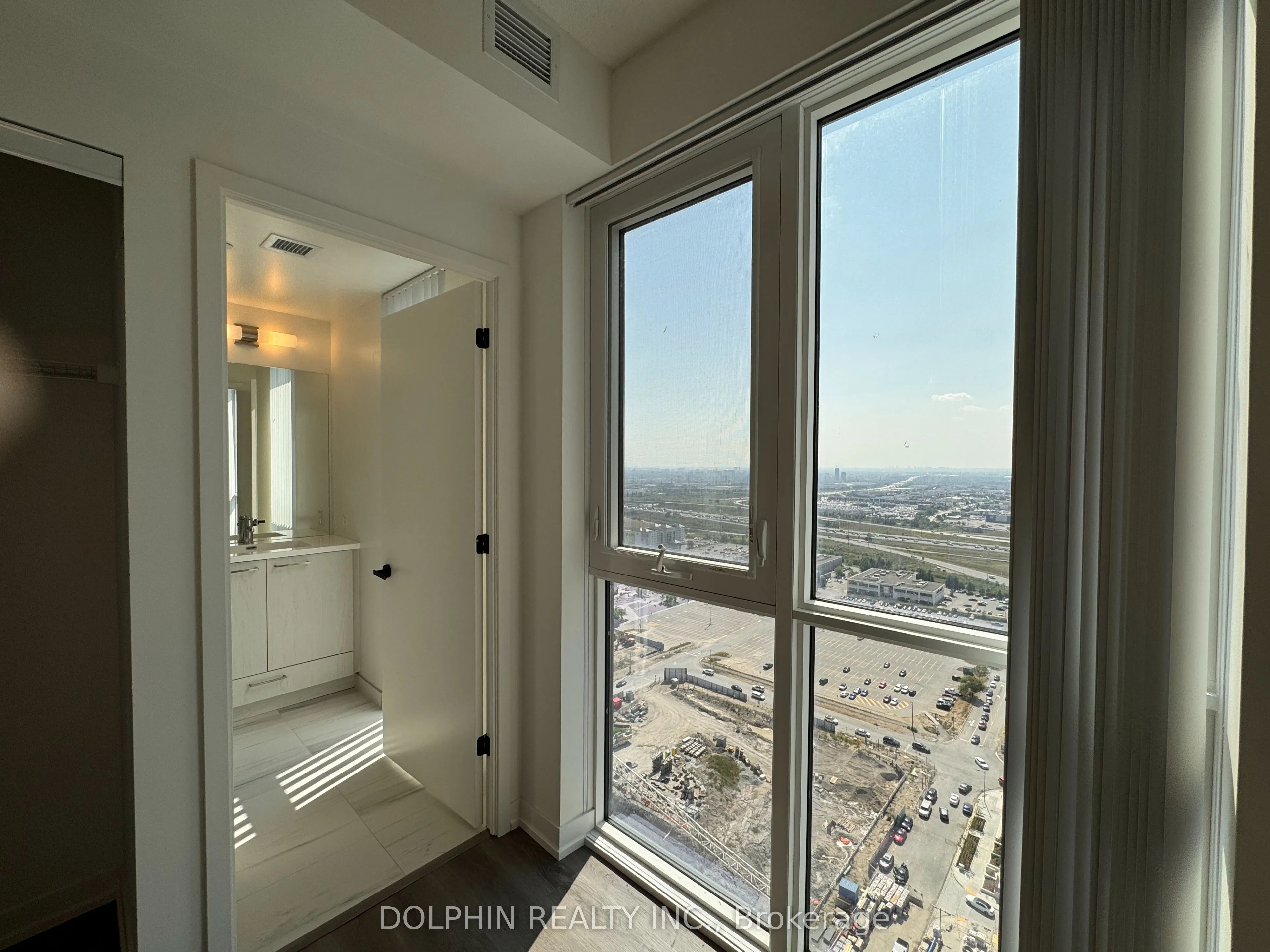 28 Interchange Way, #3212