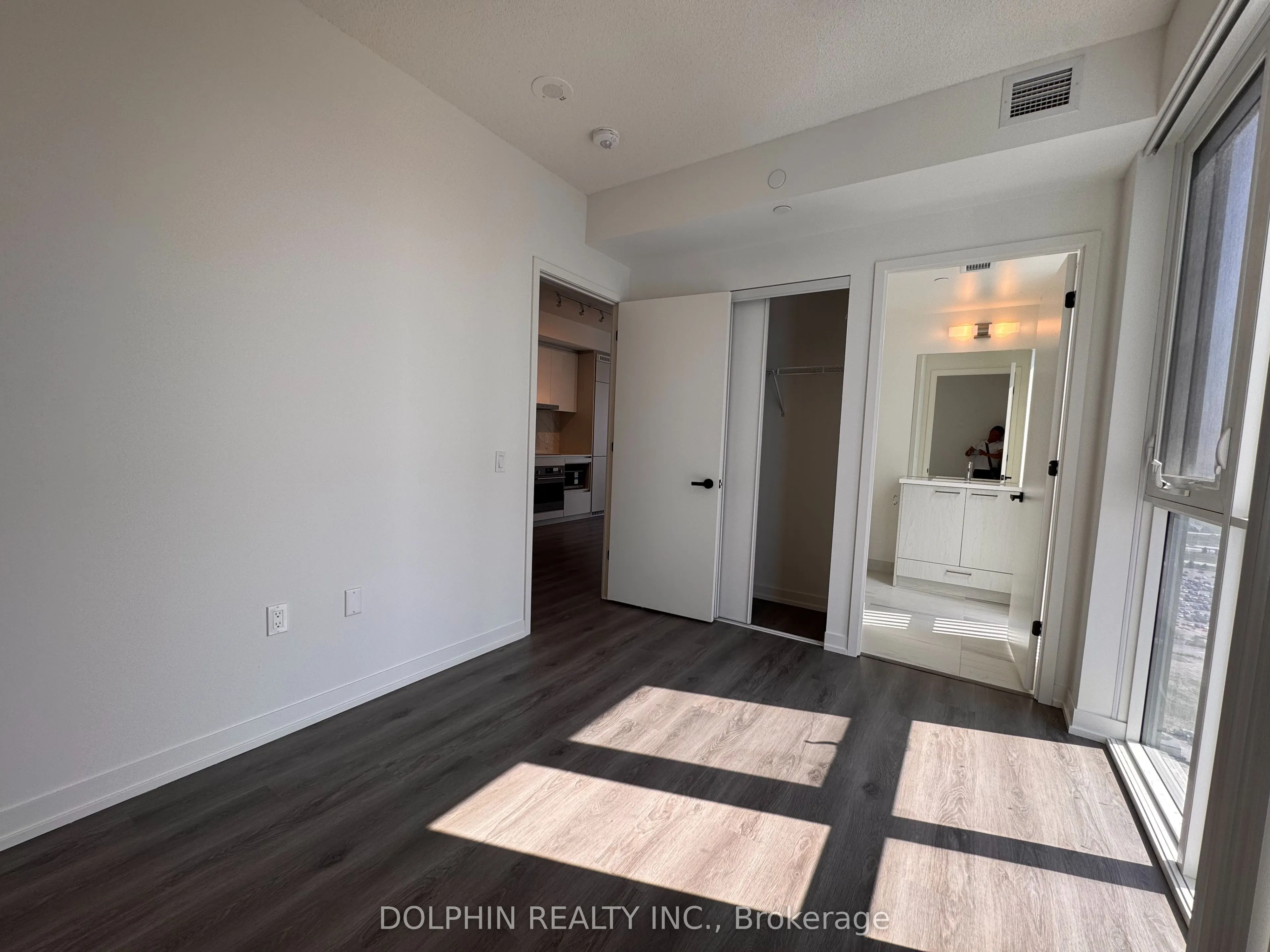 28 Interchange Way, #3212
