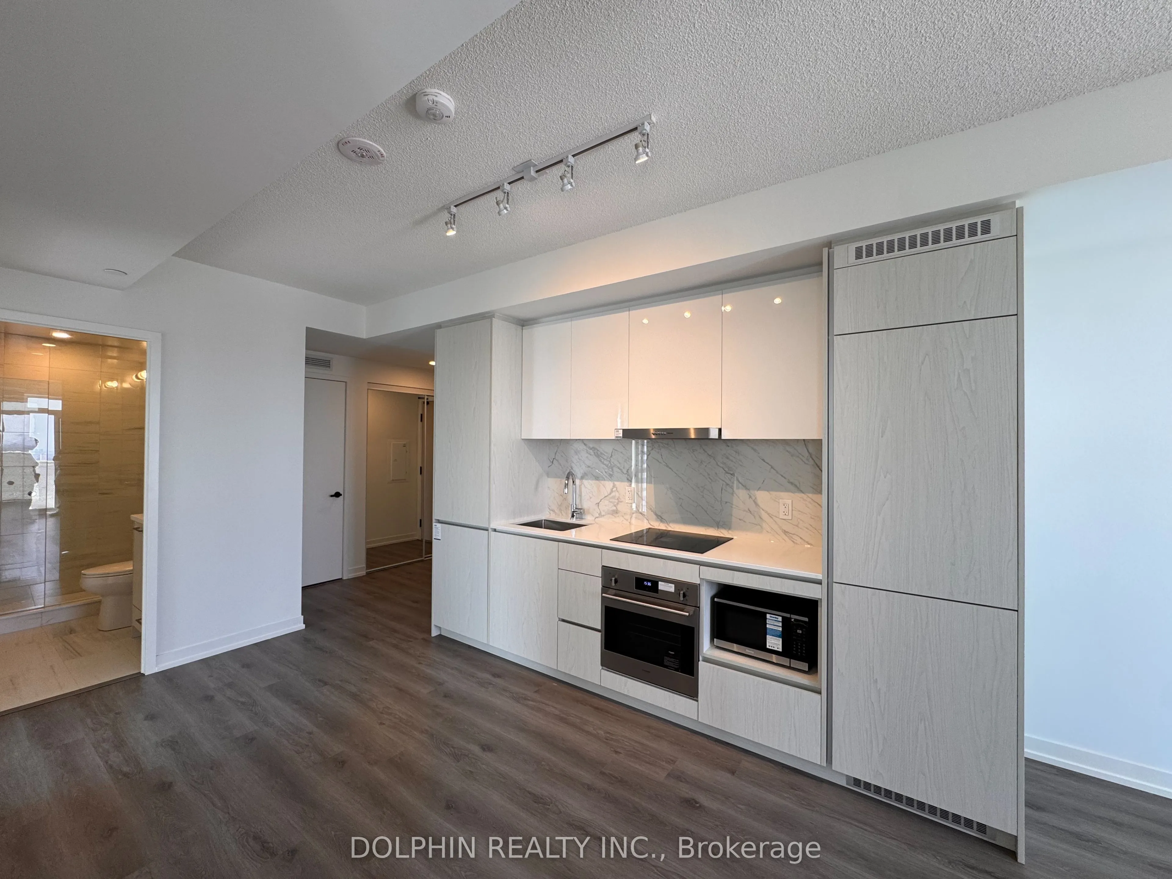 28 Interchange Way, #3212