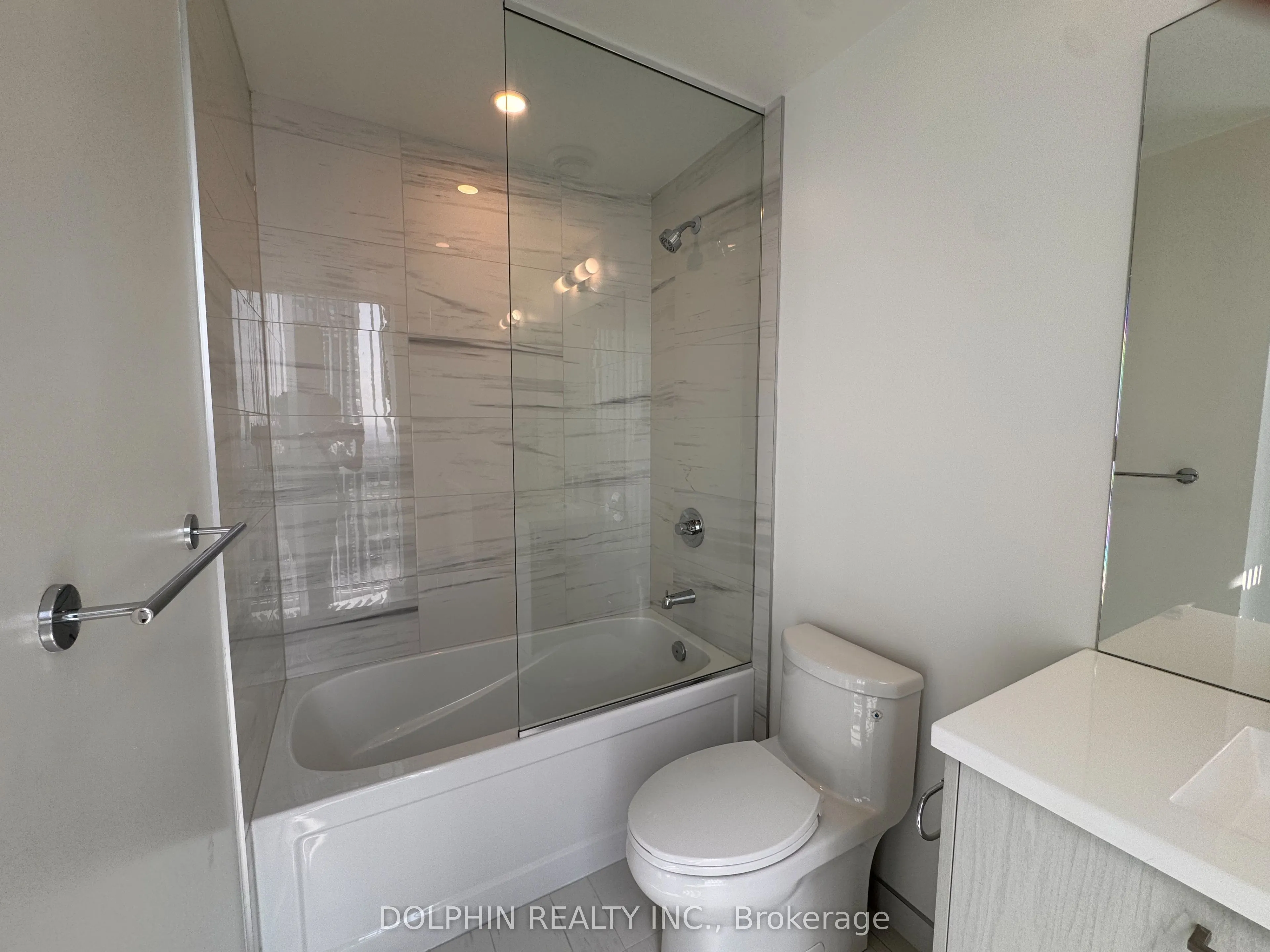 28 Interchange Way, #3212