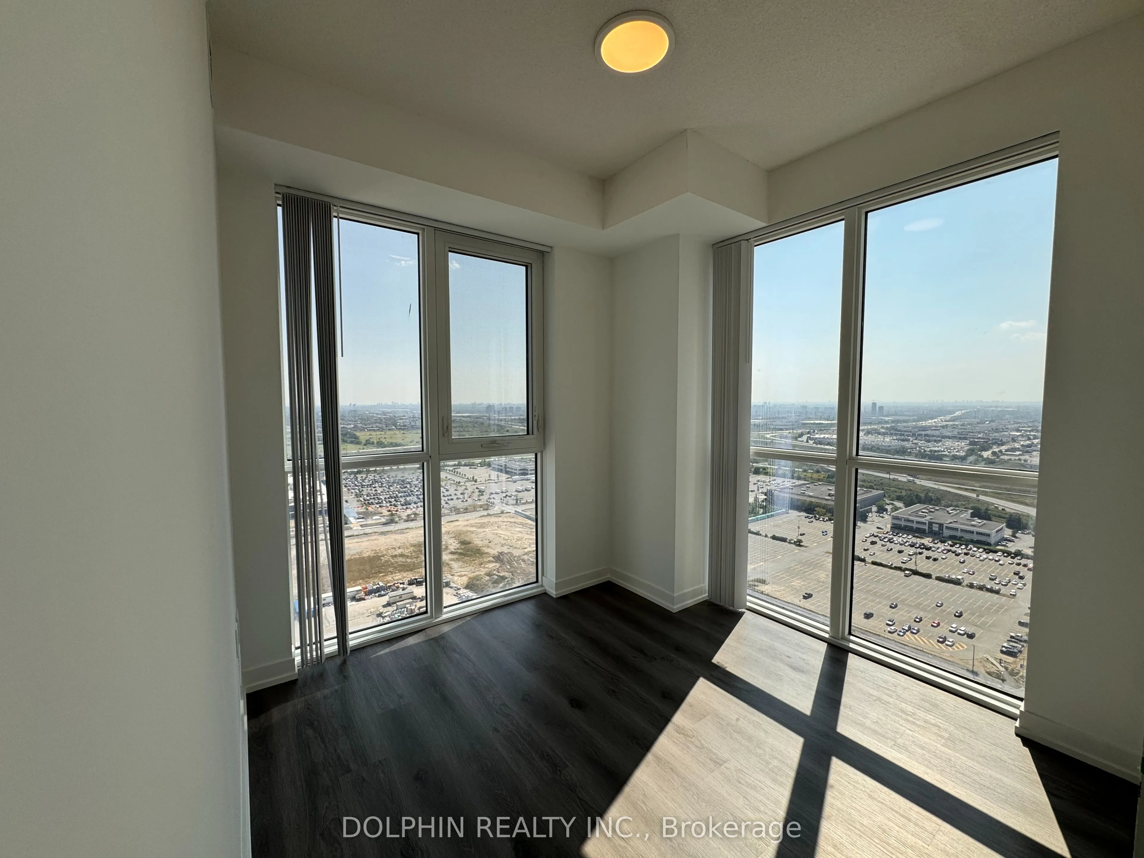 28 Interchange Way, #3212