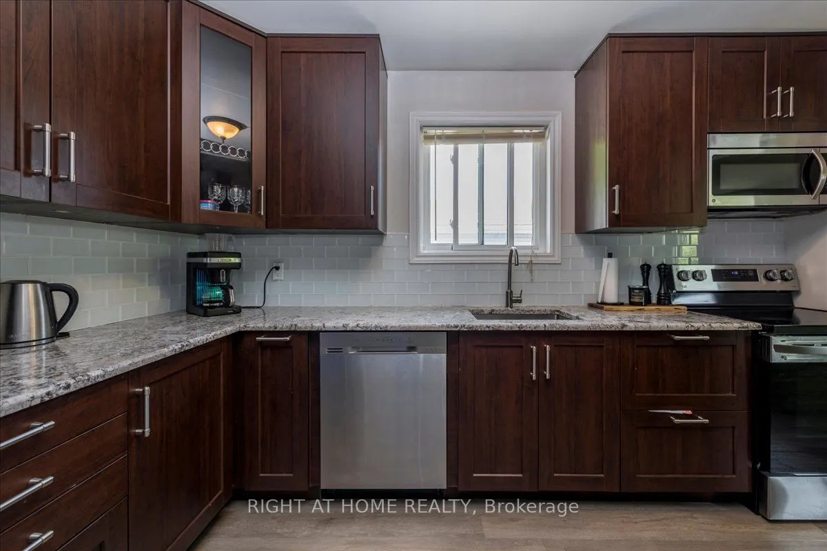 70 metro Road S